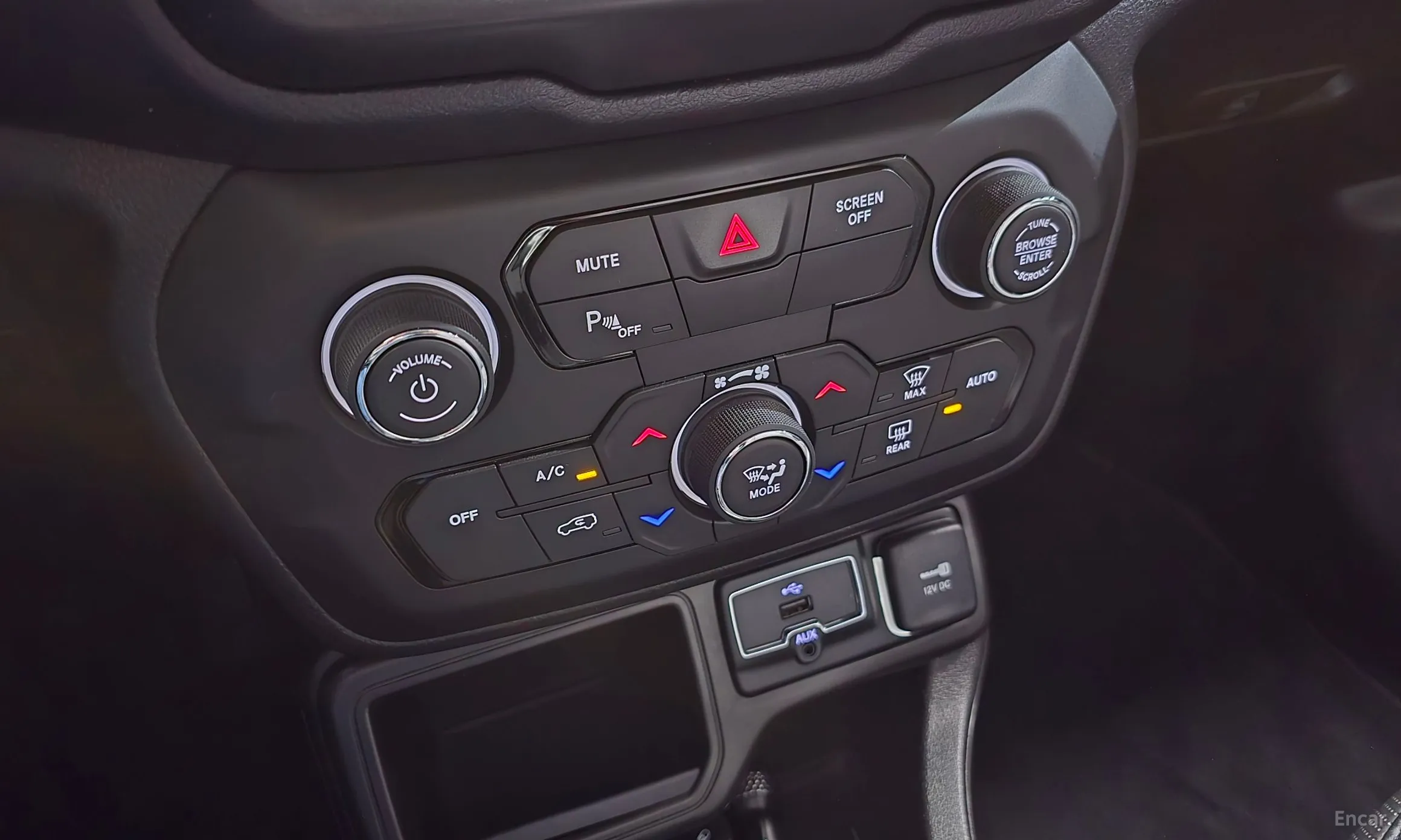 Jeep Renegade превью 17