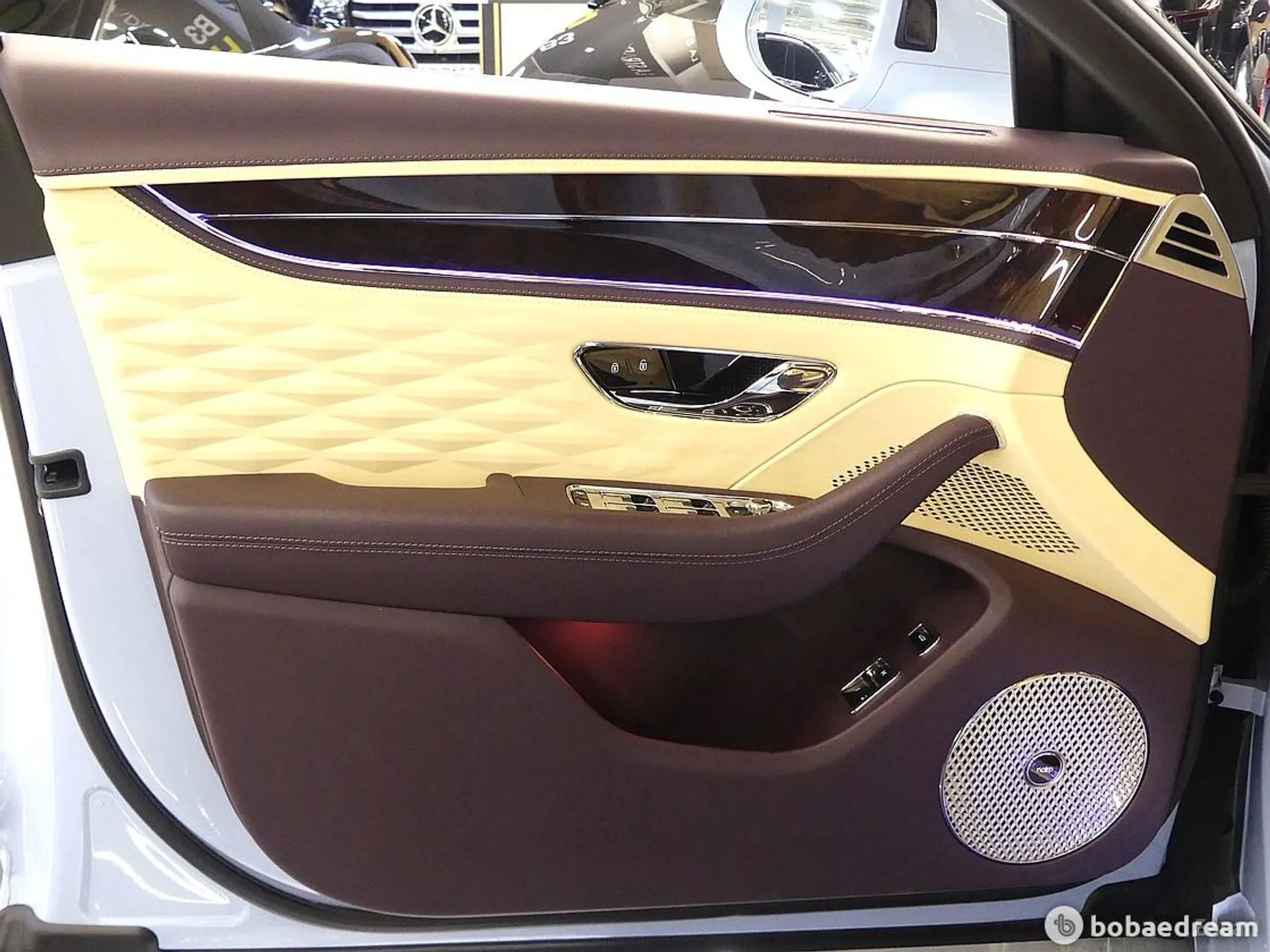 Bentley Flying Spur 3rd Generation превью 20