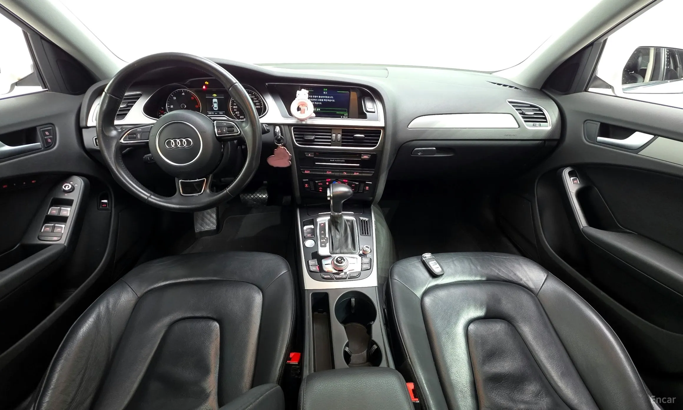 Audi New A4 превью 7
