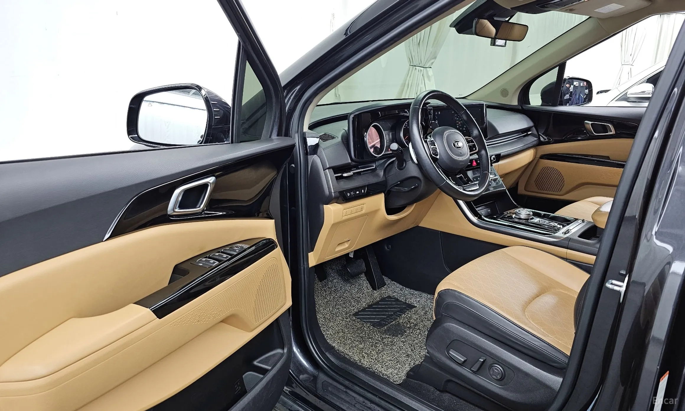 Kia Carnival Gen 4 превью 10