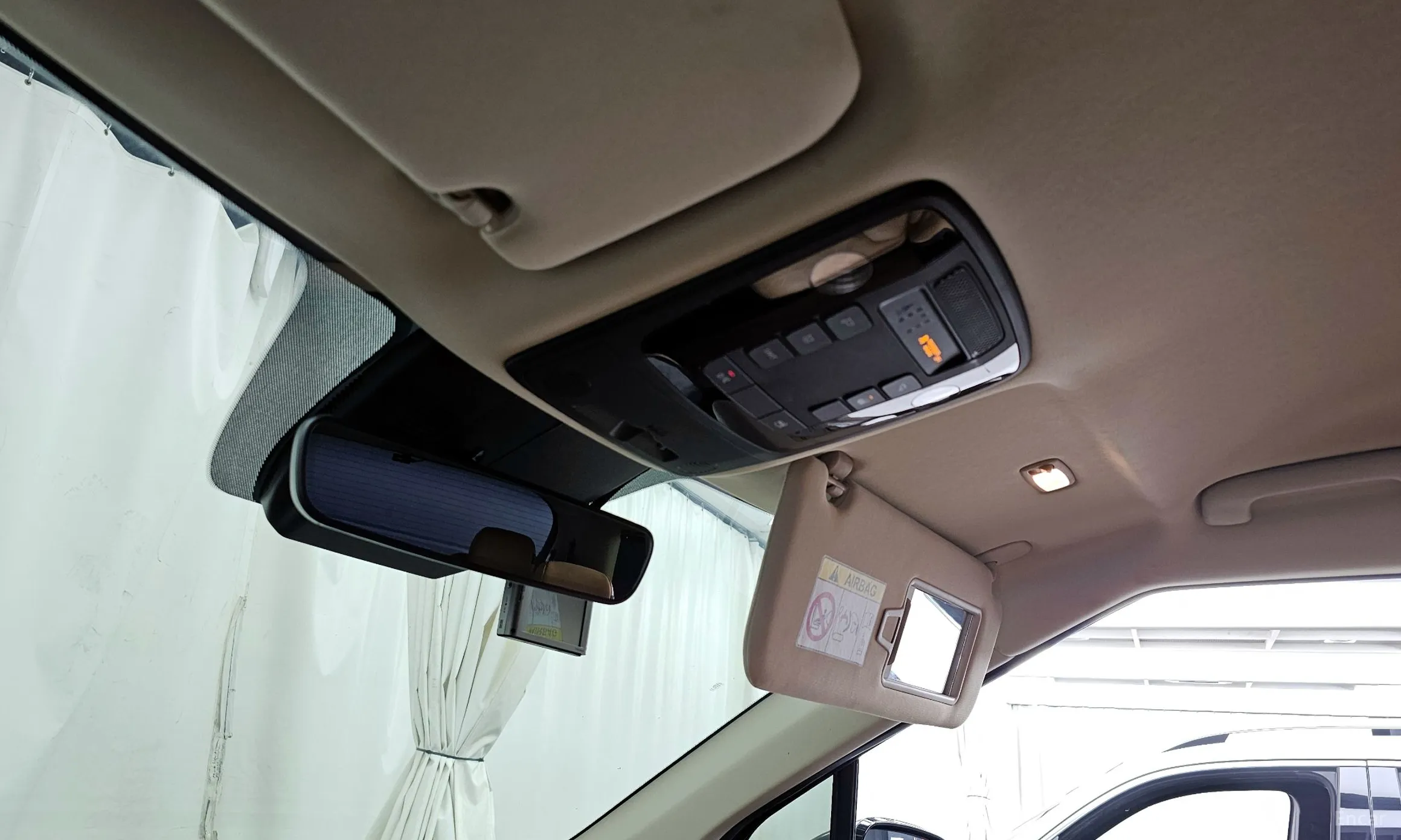 Kia Carnival Gen 4 превью 19
