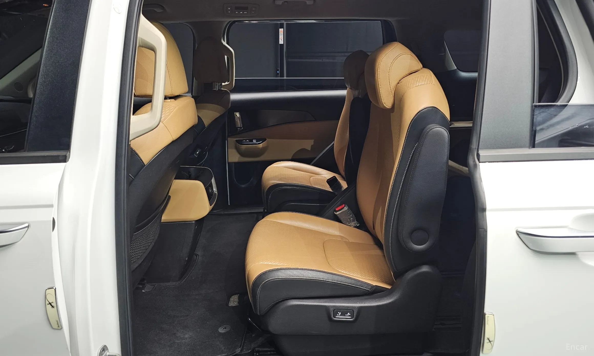Kia Carnival Gen 4 превью 12