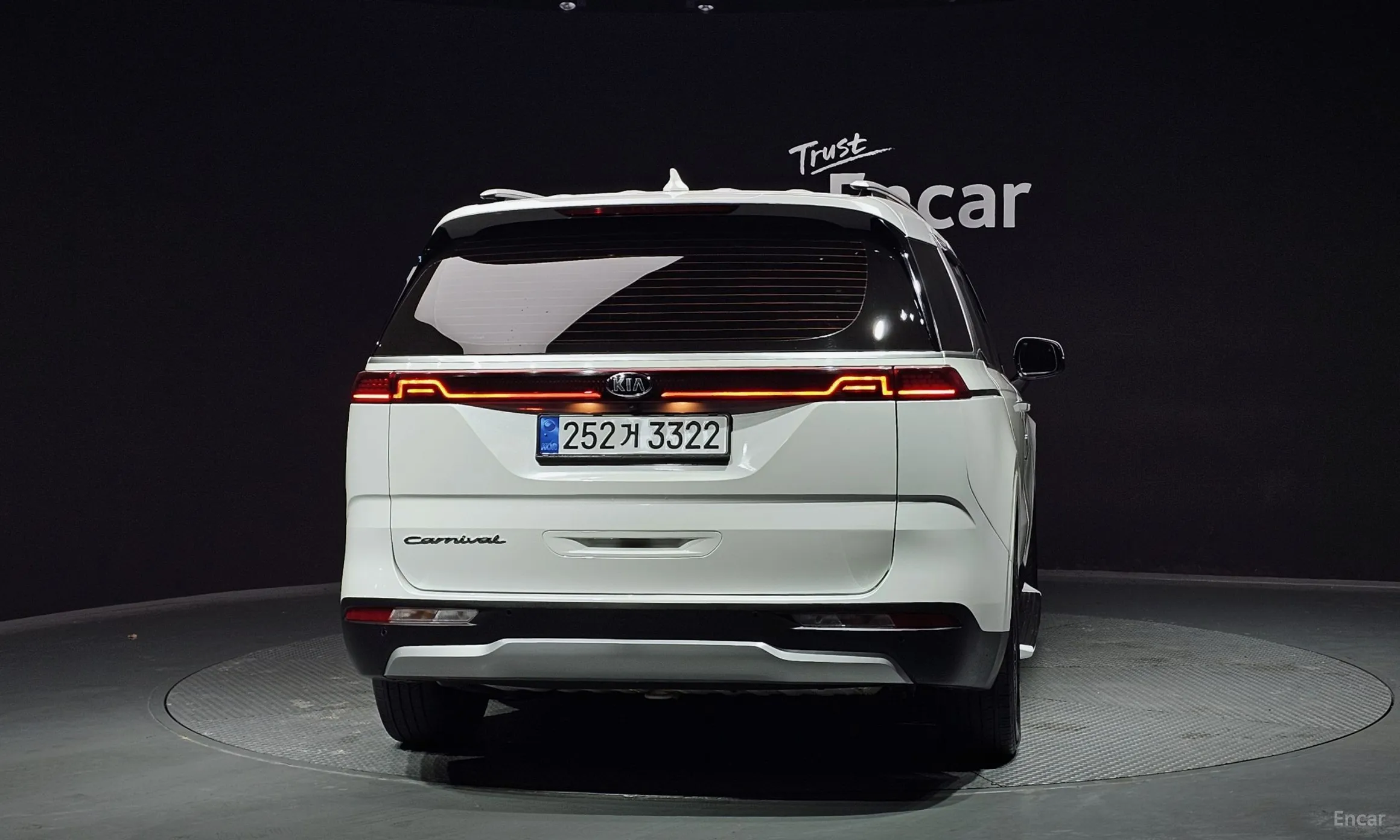 Kia Carnival Gen 4 превью 4