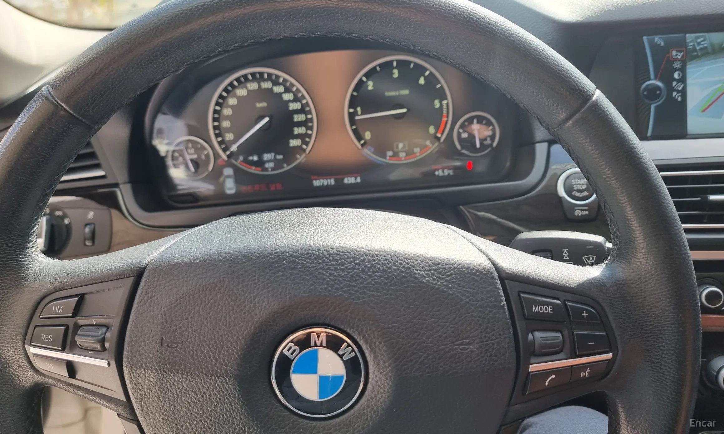 BMW 5 Series (F10) превью 10