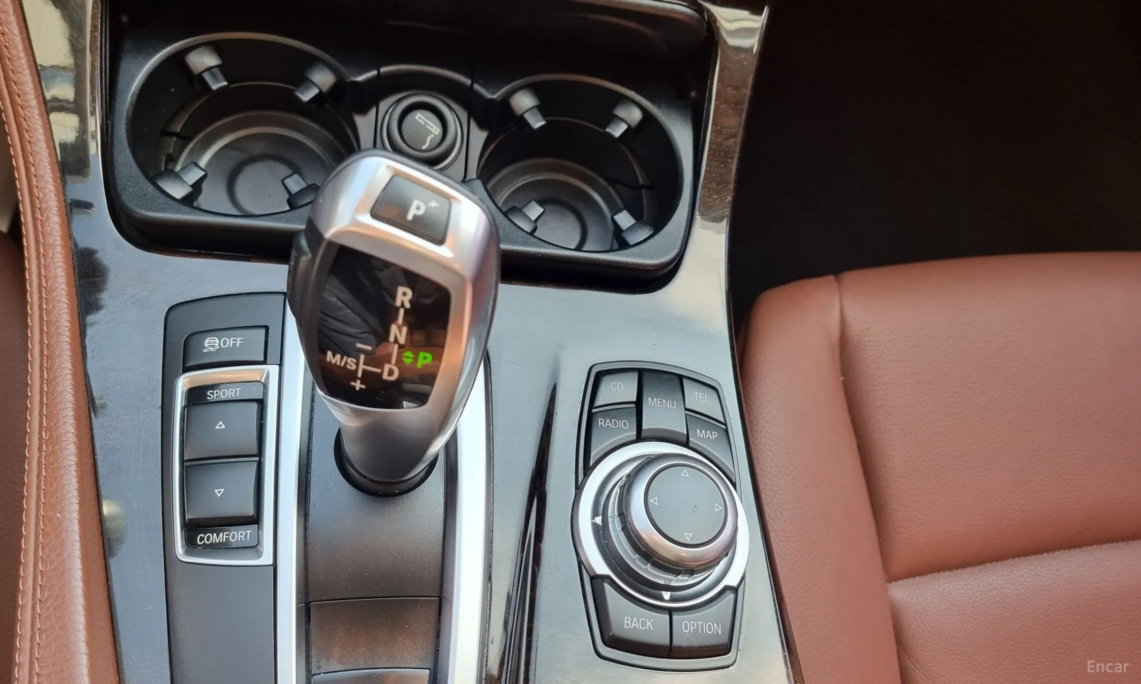 BMW 5 Series (F10) превью 12