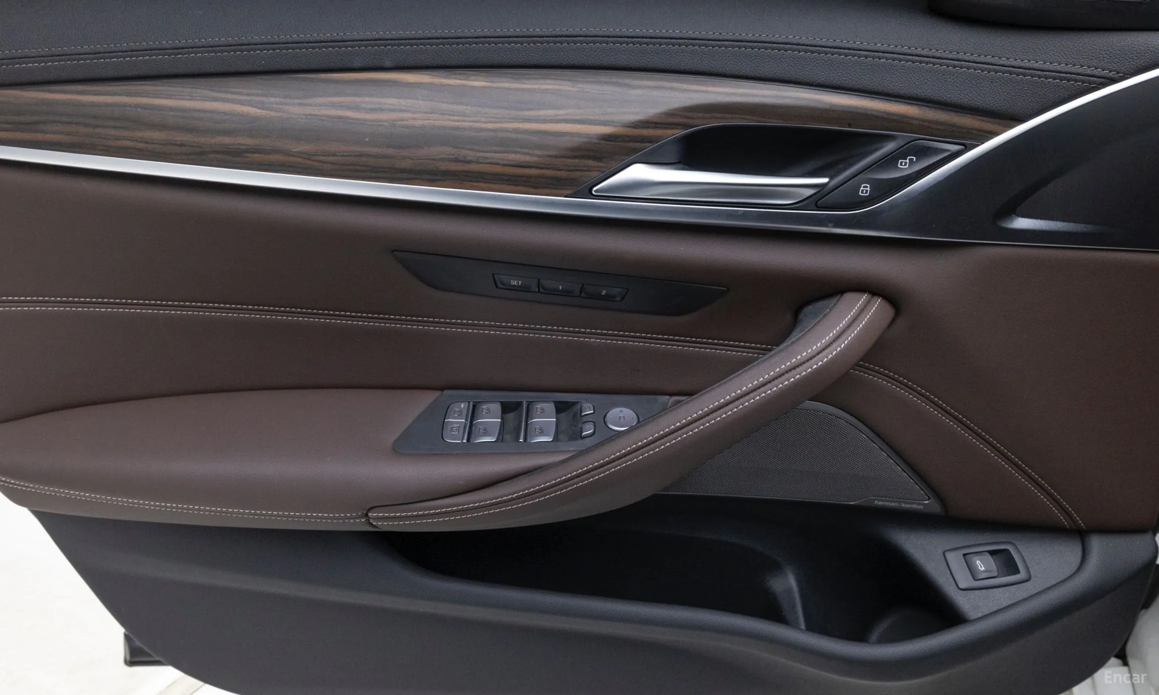 BMW 5 Series (G30) превью 11