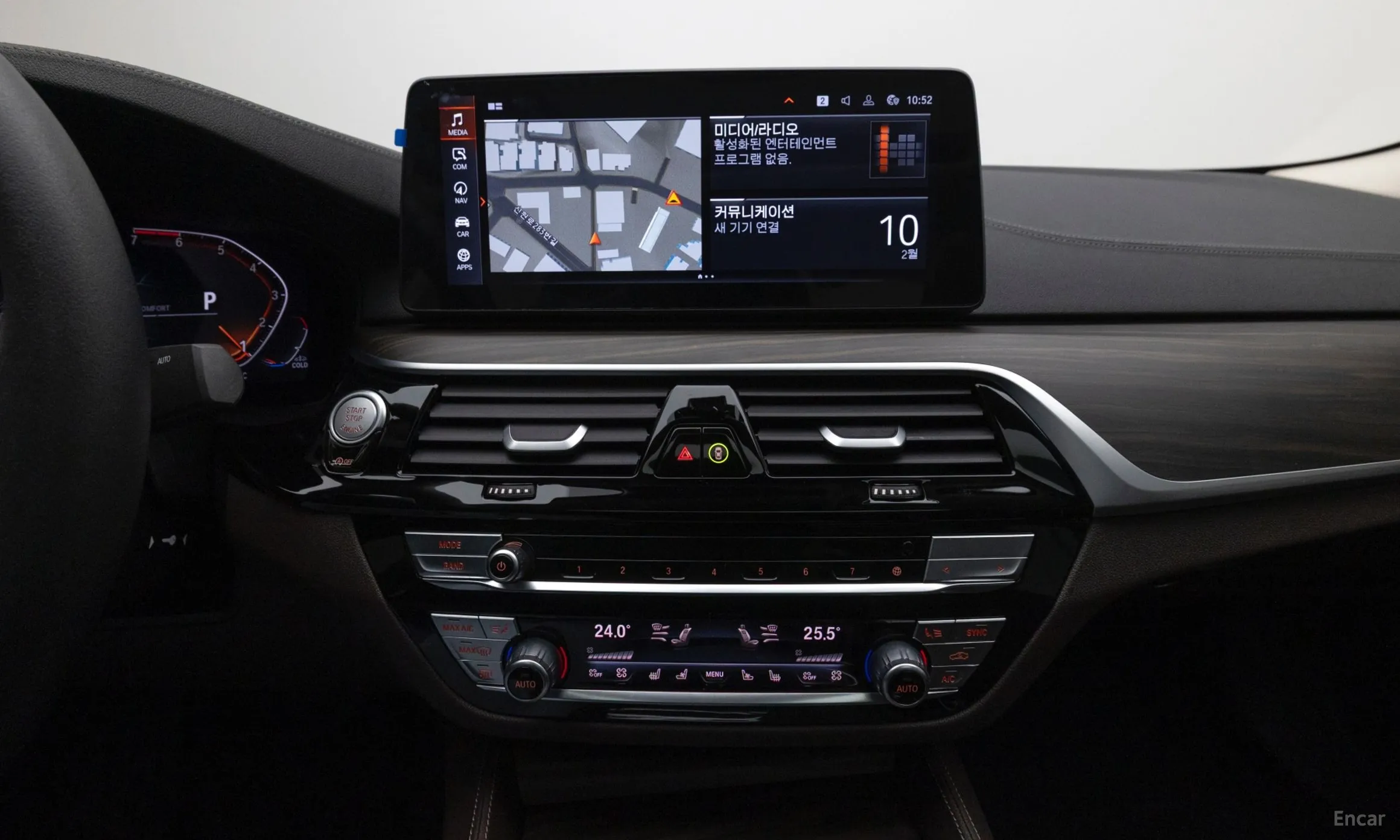 BMW 5 Series (G30) превью 14
