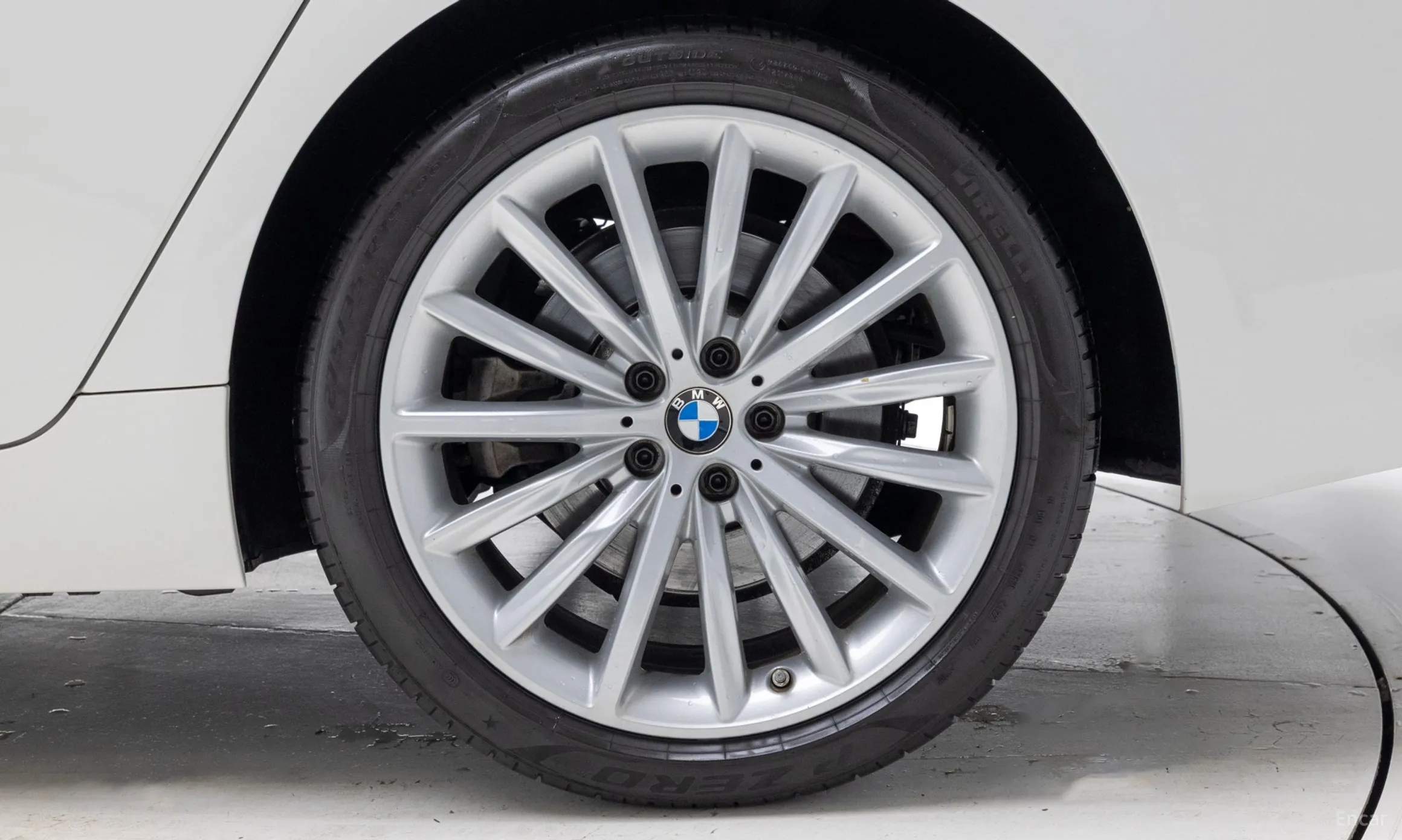BMW 5 Series (G30) превью 5
