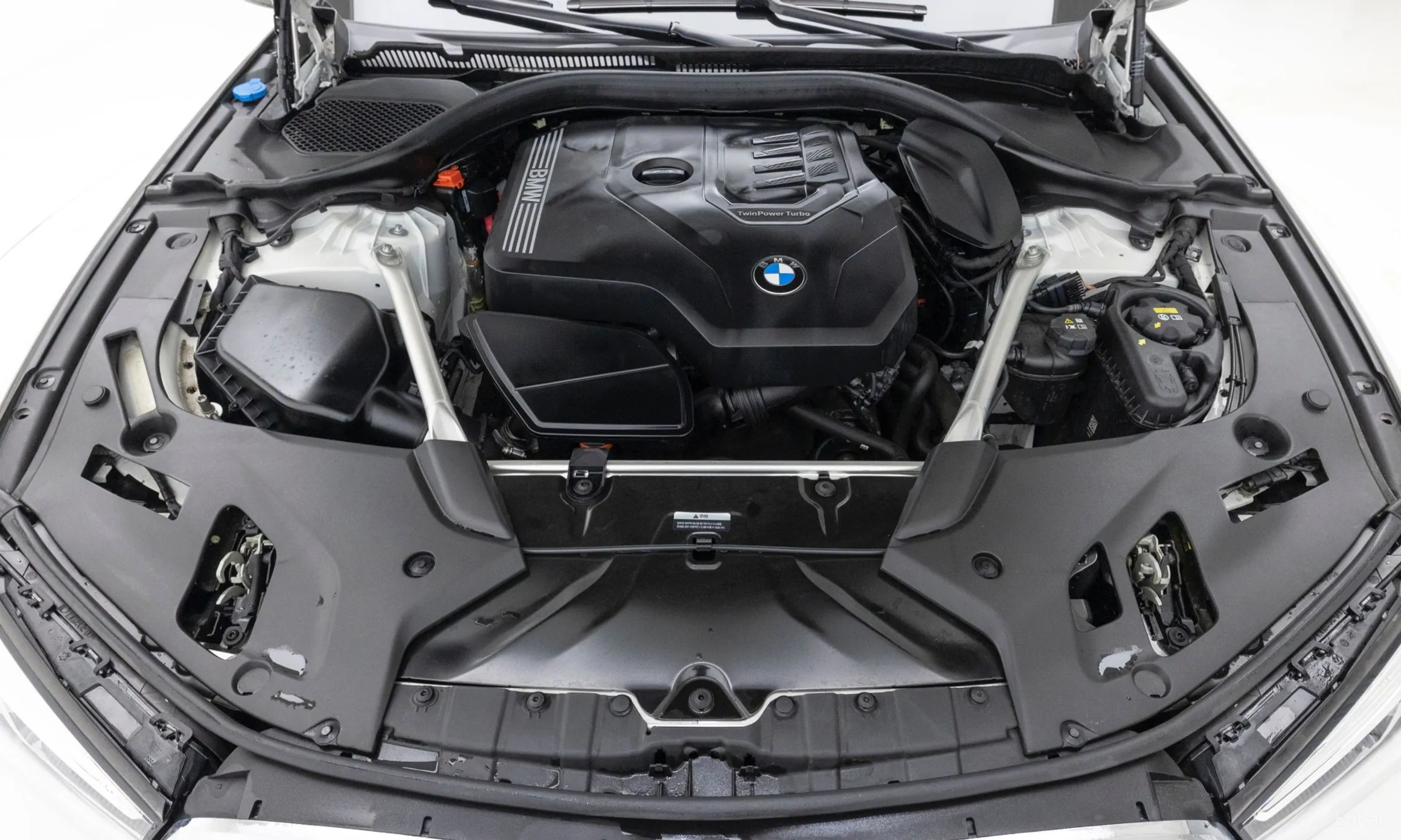 BMW 5 Series (G30) превью 6