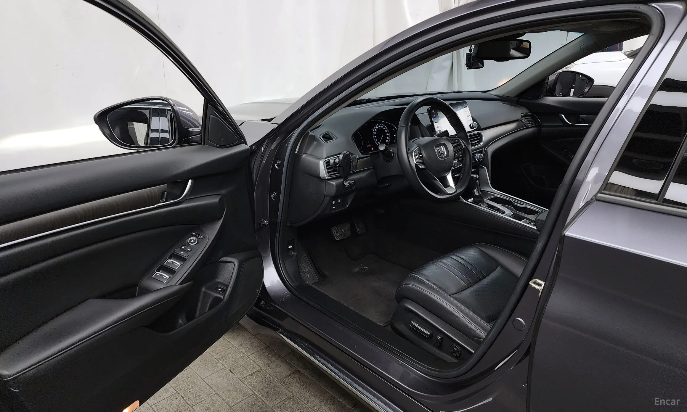 Honda Accord 10th Generation превью 10