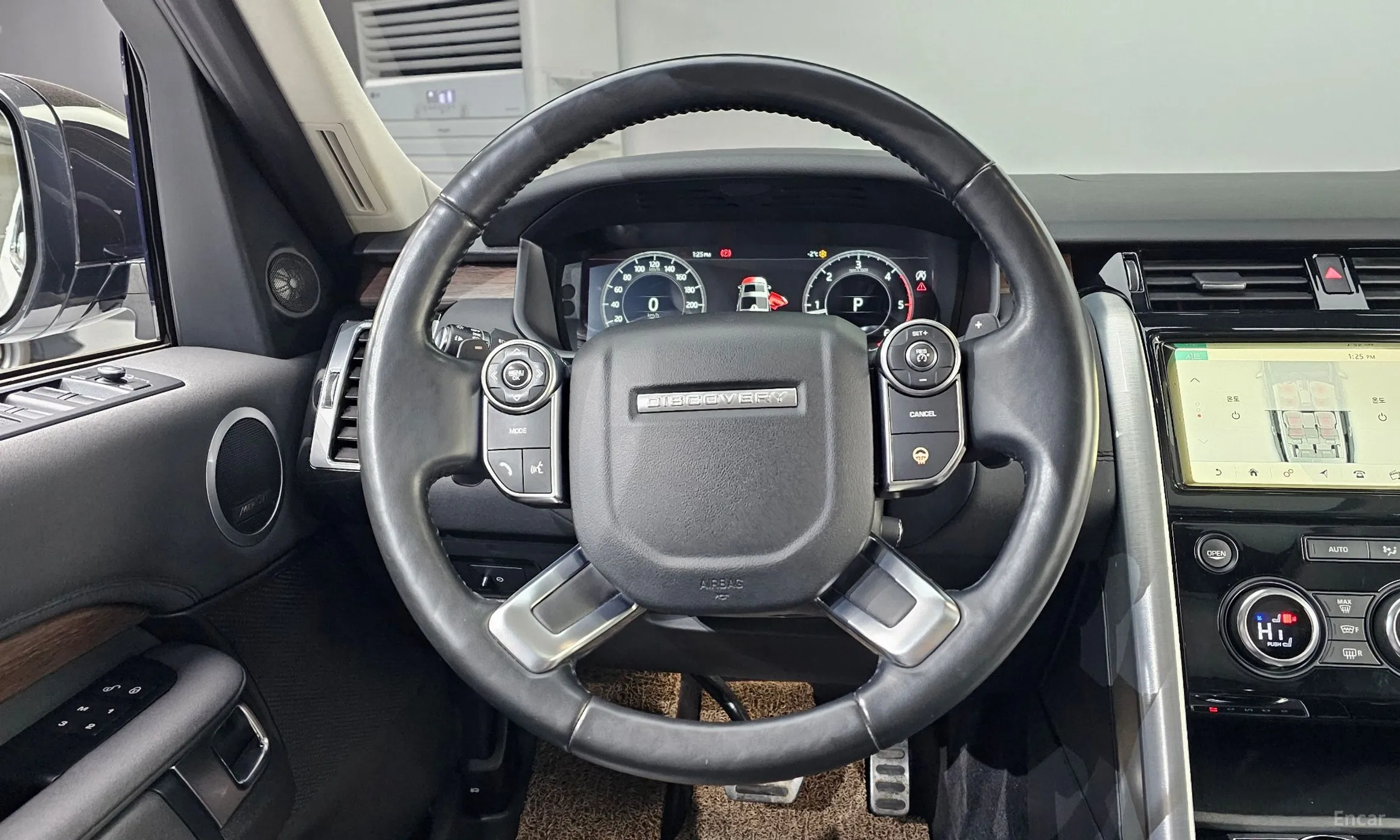 Land Rover Discovery 5 превью 13