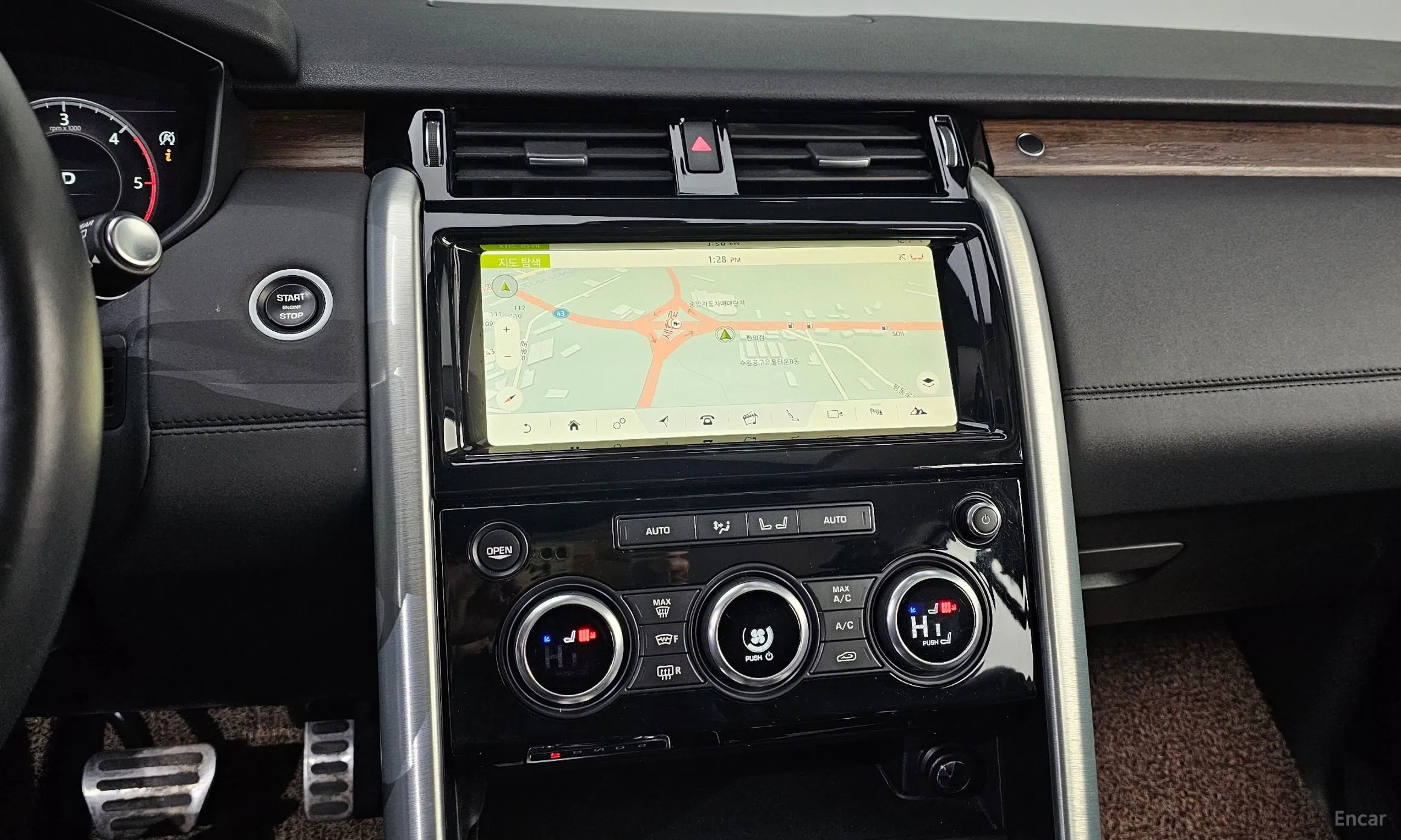 Land Rover Discovery 5 превью 14