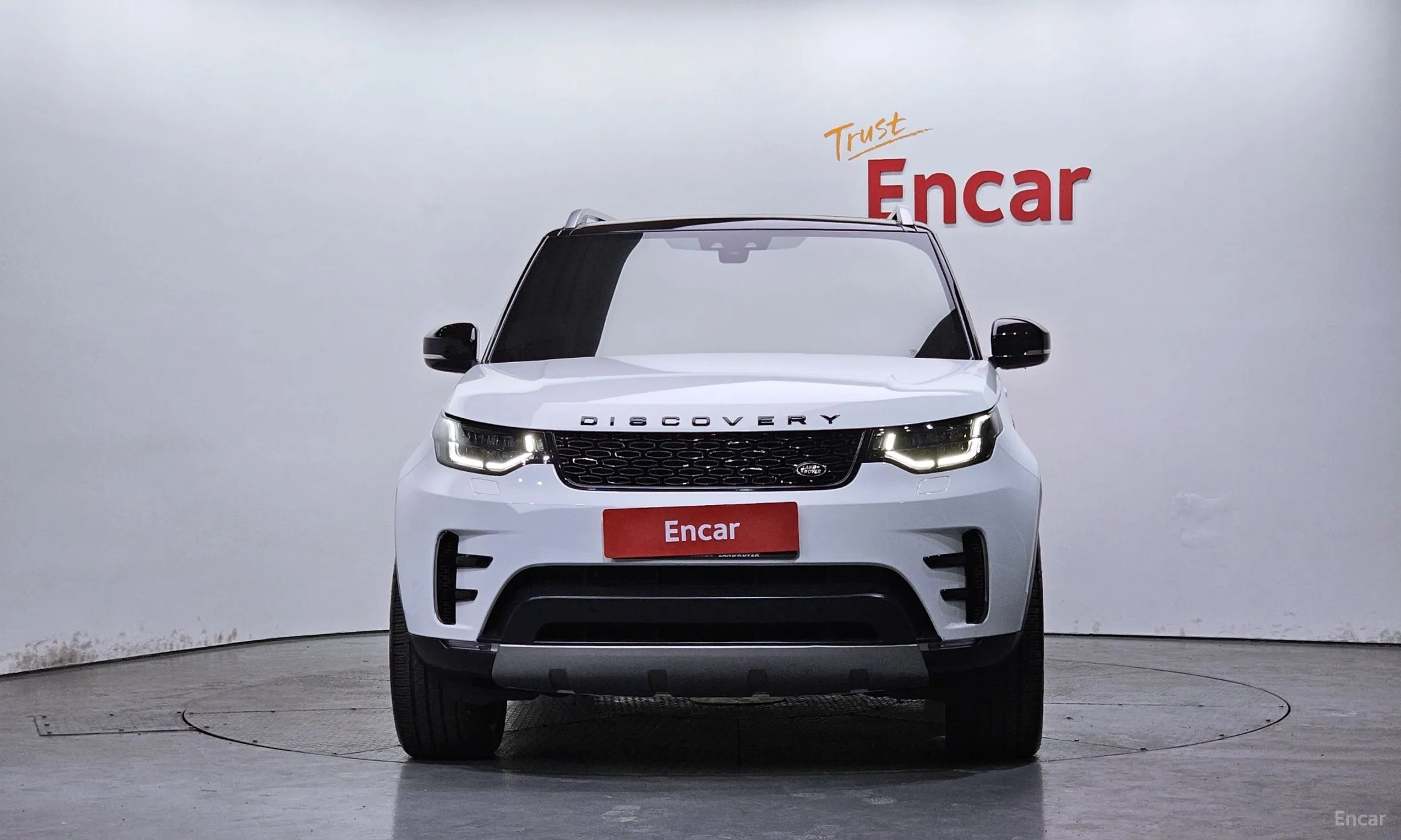 Land Rover Discovery 5 превью 3