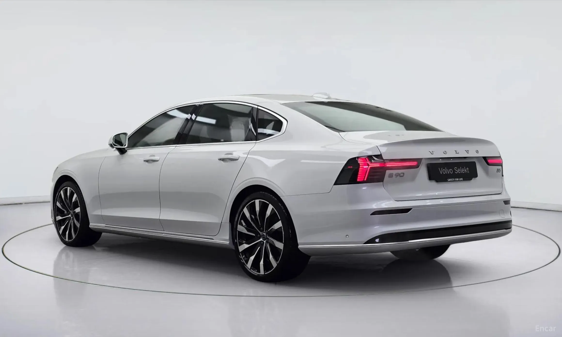 Volvo S90 превью 4