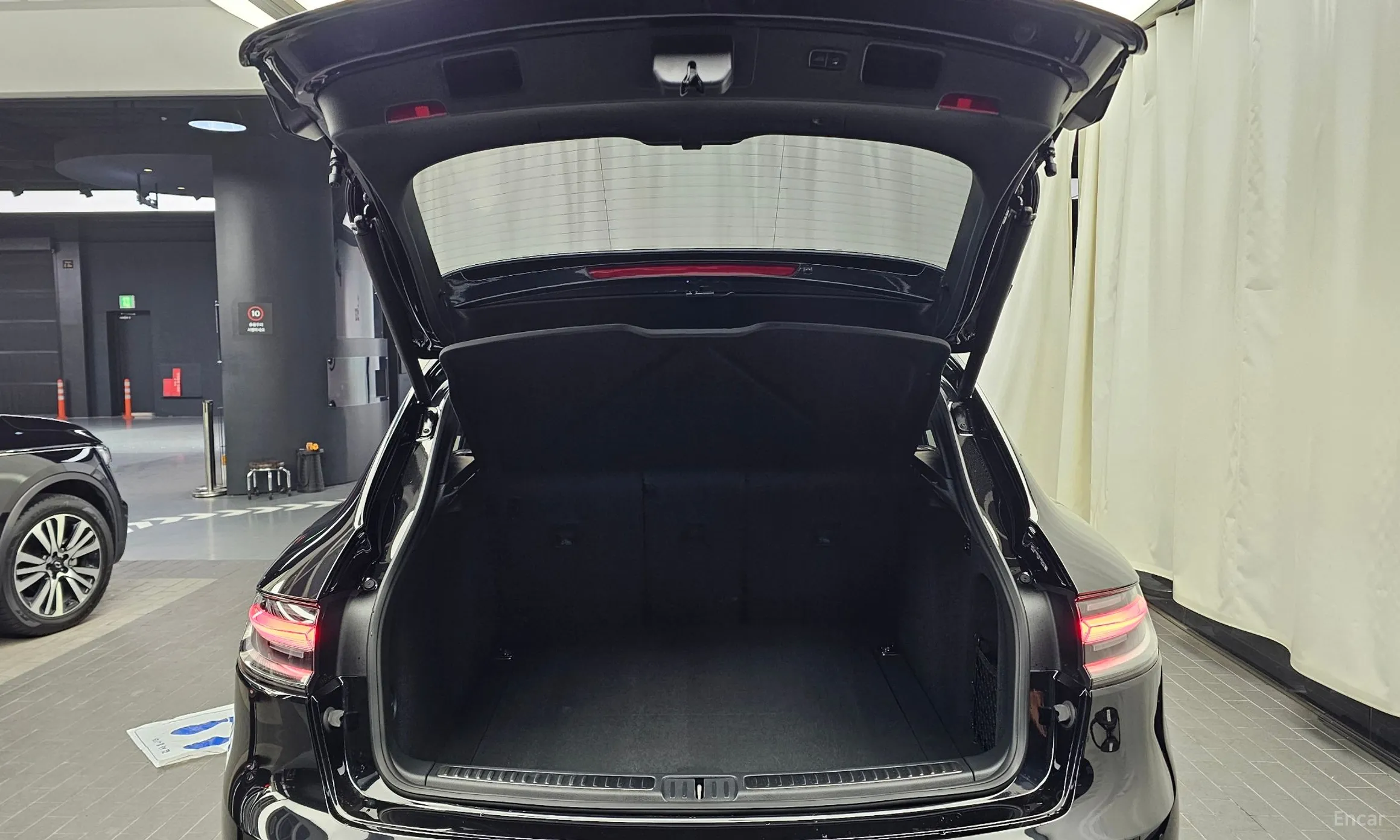 Porsche Macan превью 20