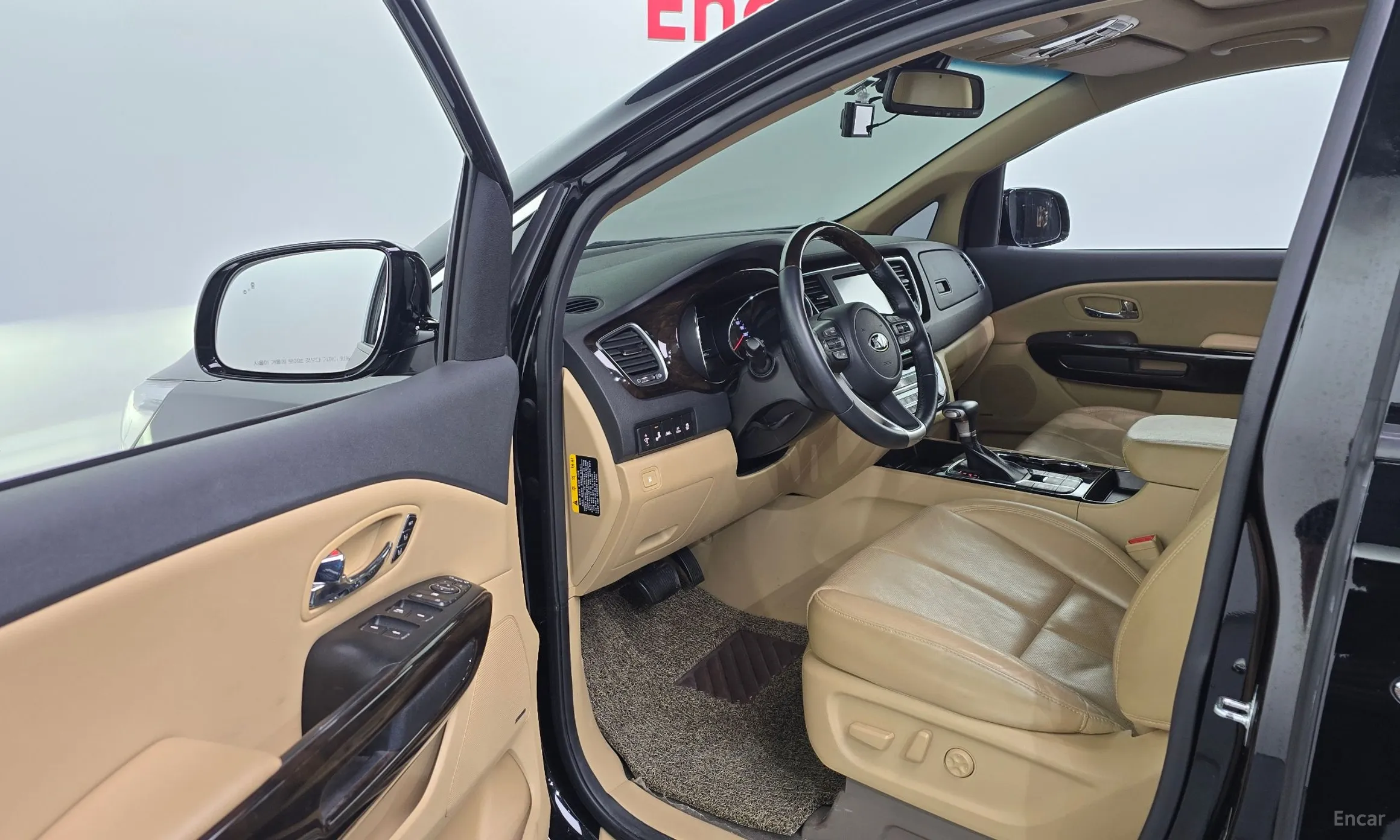Kia Carnival превью 10