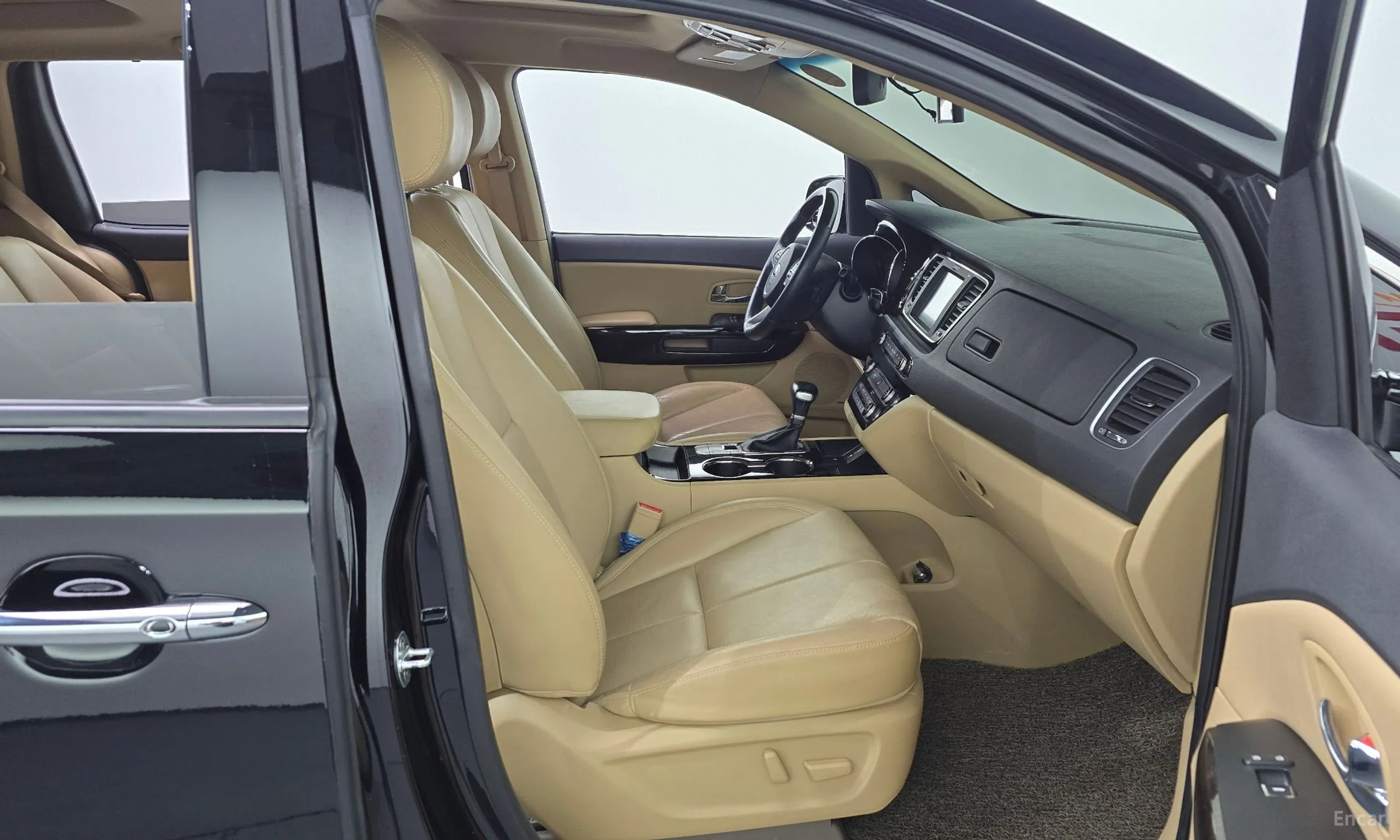 Kia Carnival превью 11