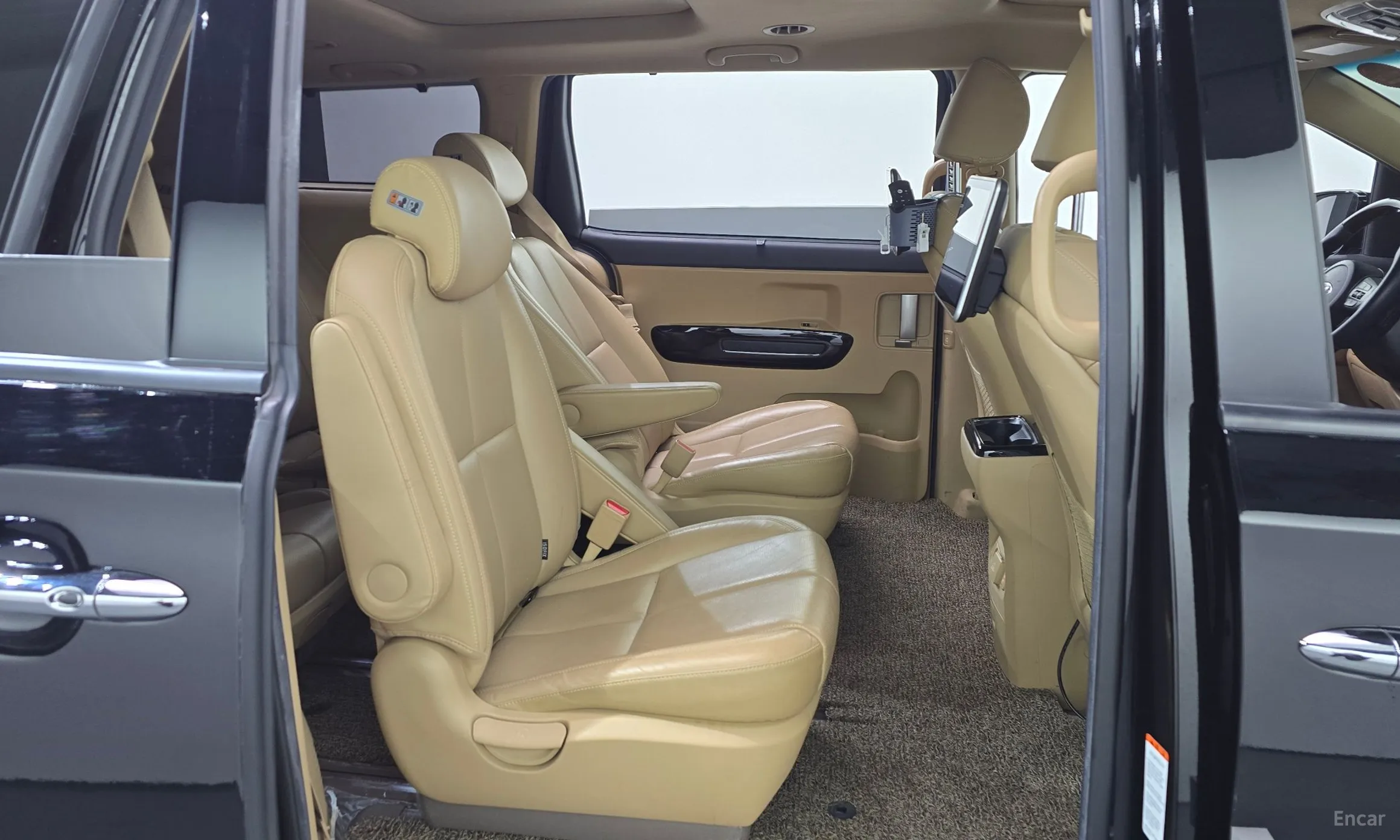 Kia Carnival превью 12