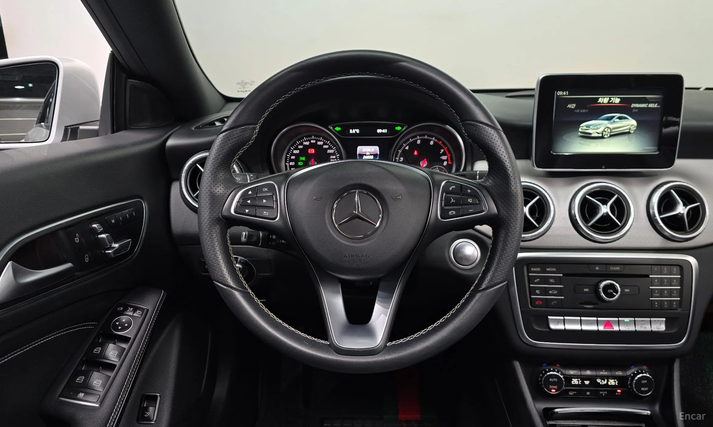 Mercedes Benz CLA-Class C117 превью 13