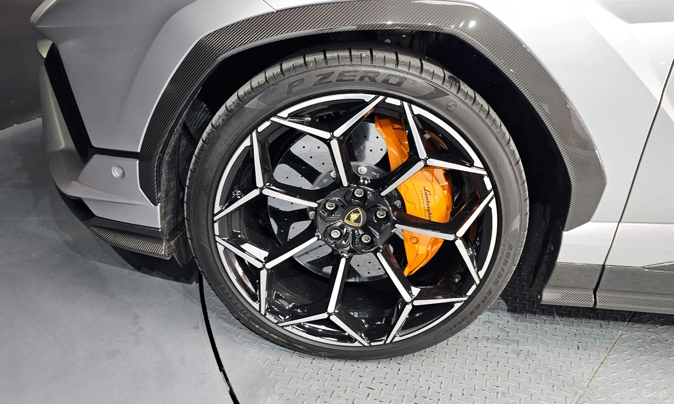 Lamborghini Urus превью 5