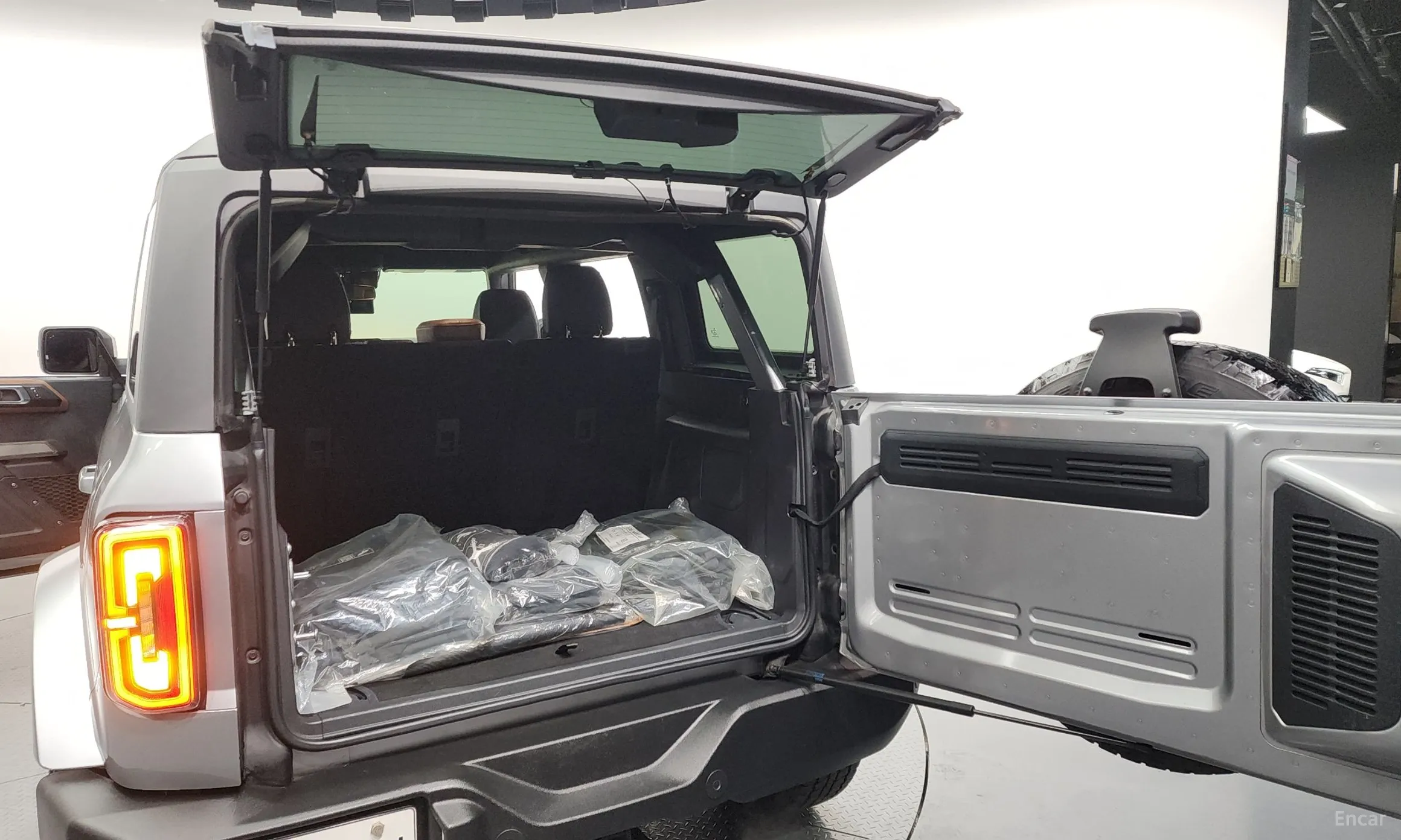 Ford Bronco 6th Generation превью 20