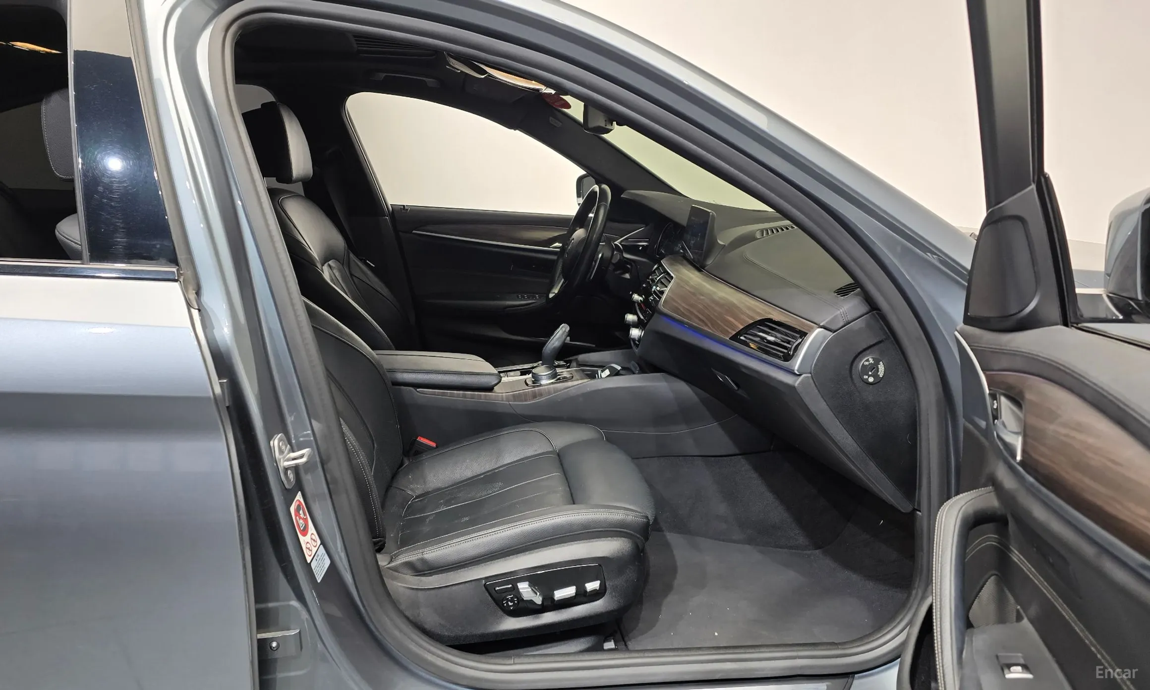 BMW 5 Series (G30) превью 11