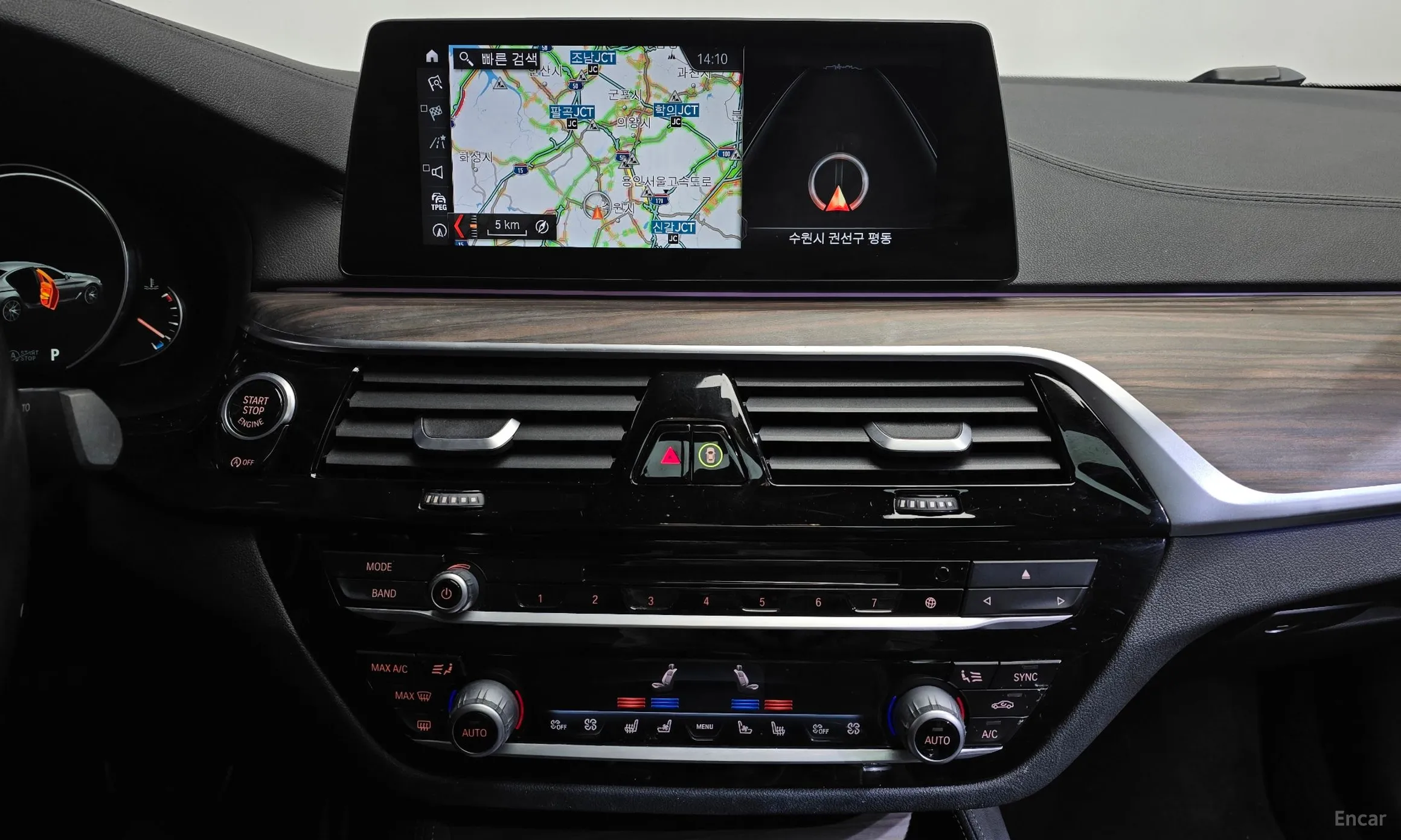 BMW 5 Series (G30) превью 14