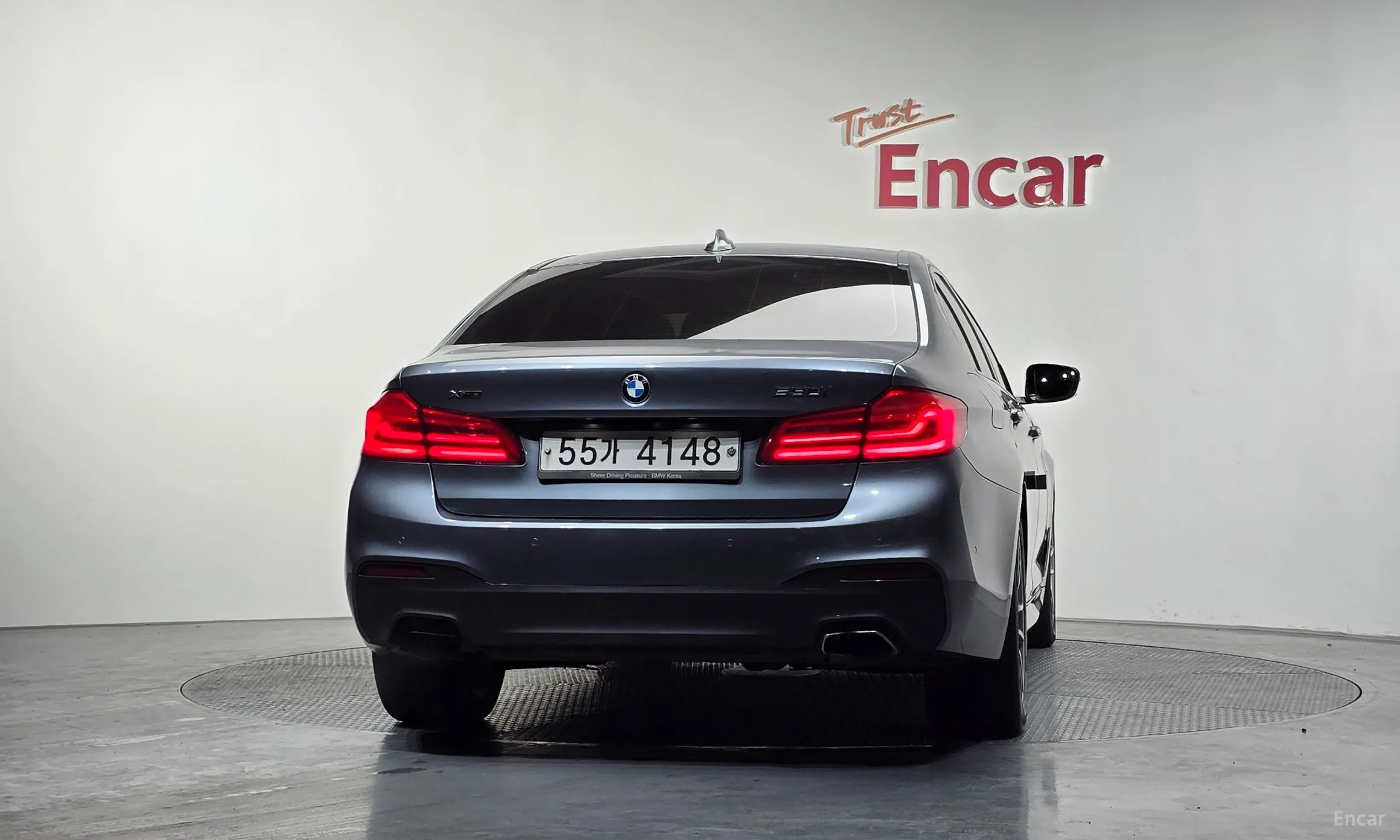 BMW 5 Series (G30) превью 4
