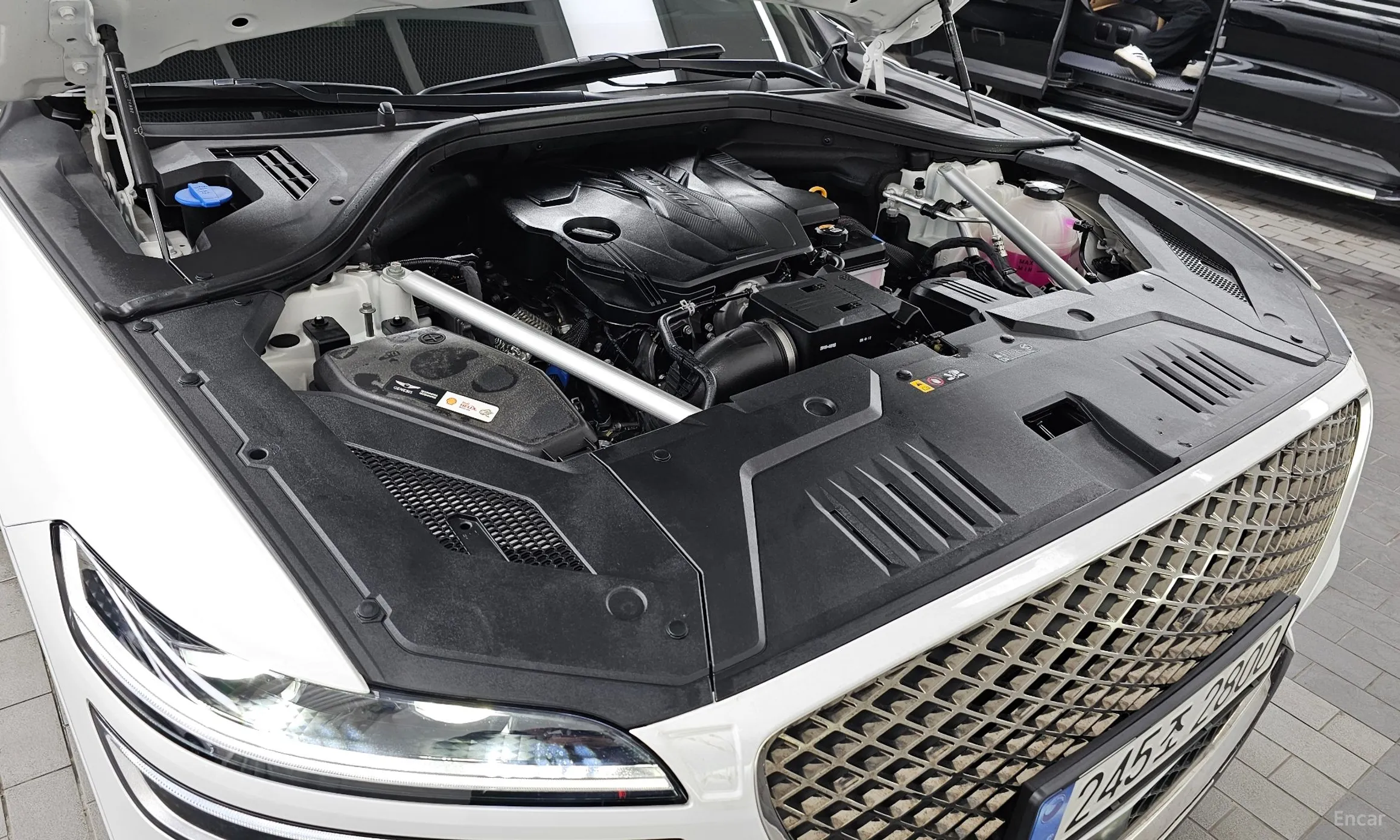 Genesis GV70 превью 6