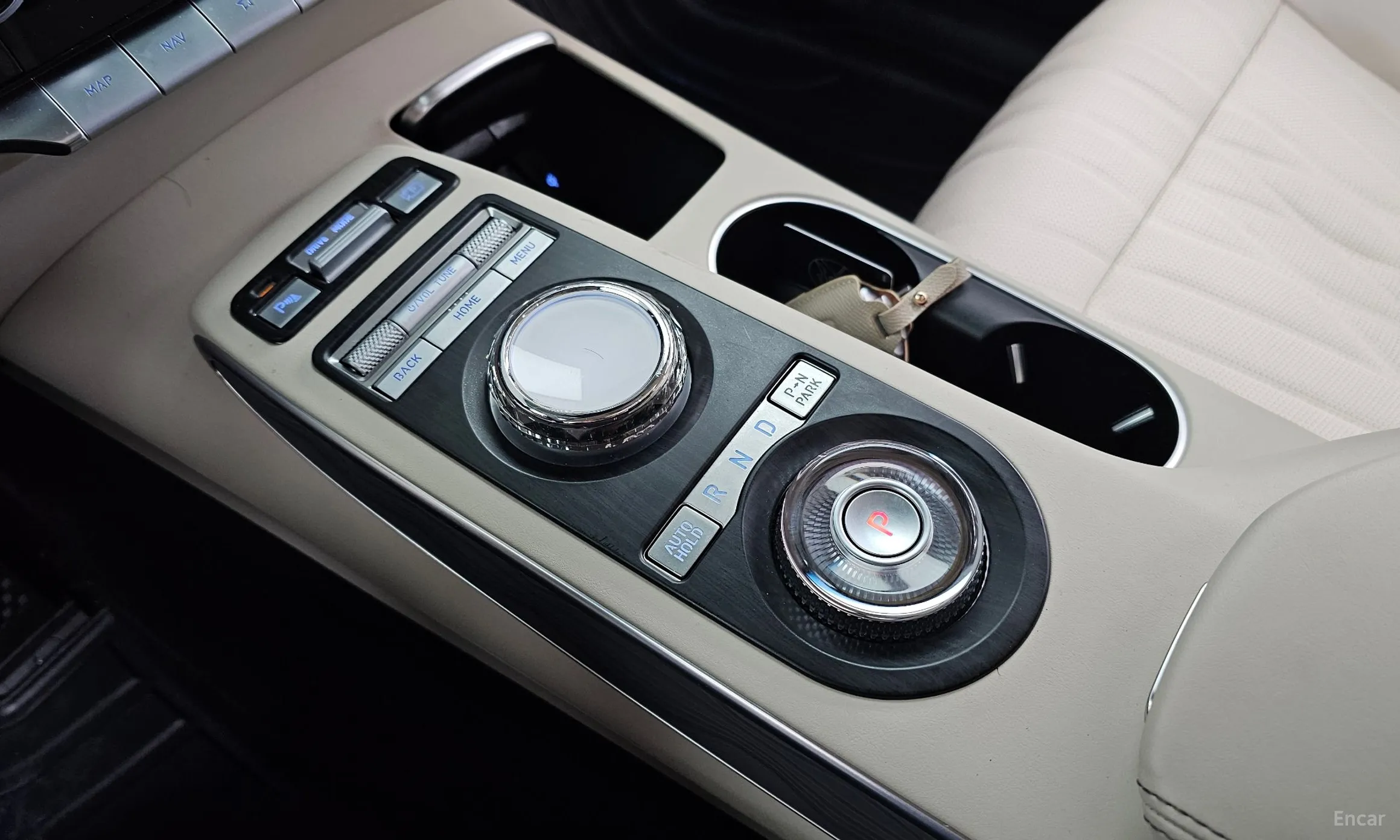 Genesis GV70 превью 9