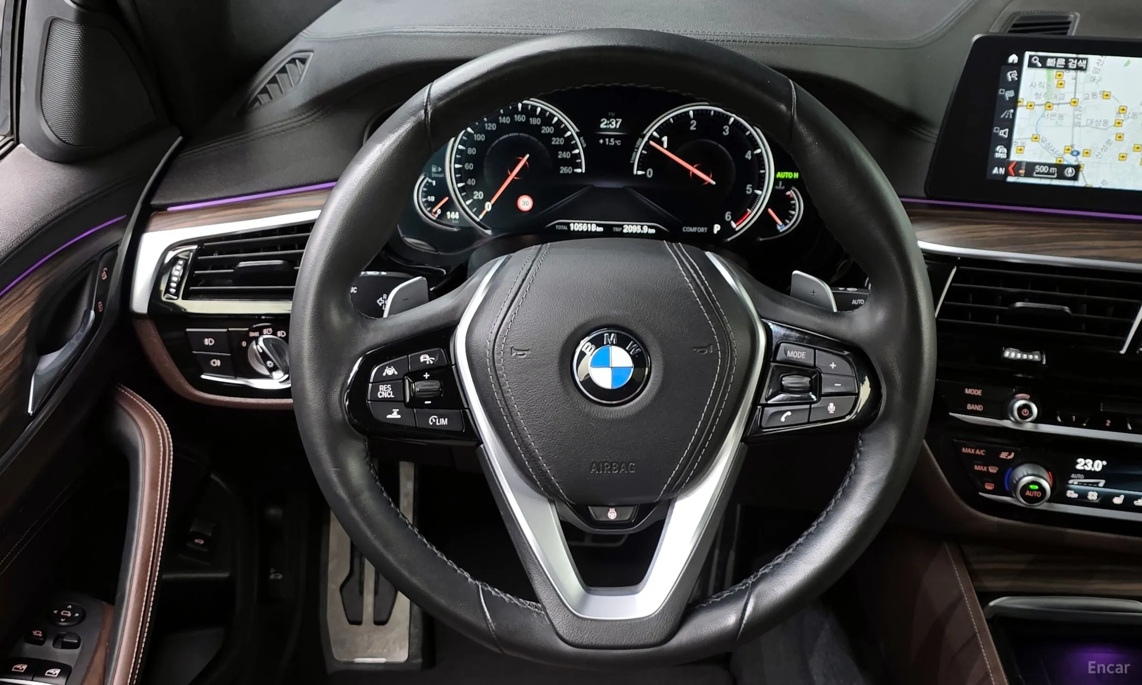 BMW 5 Series (G30) превью 15