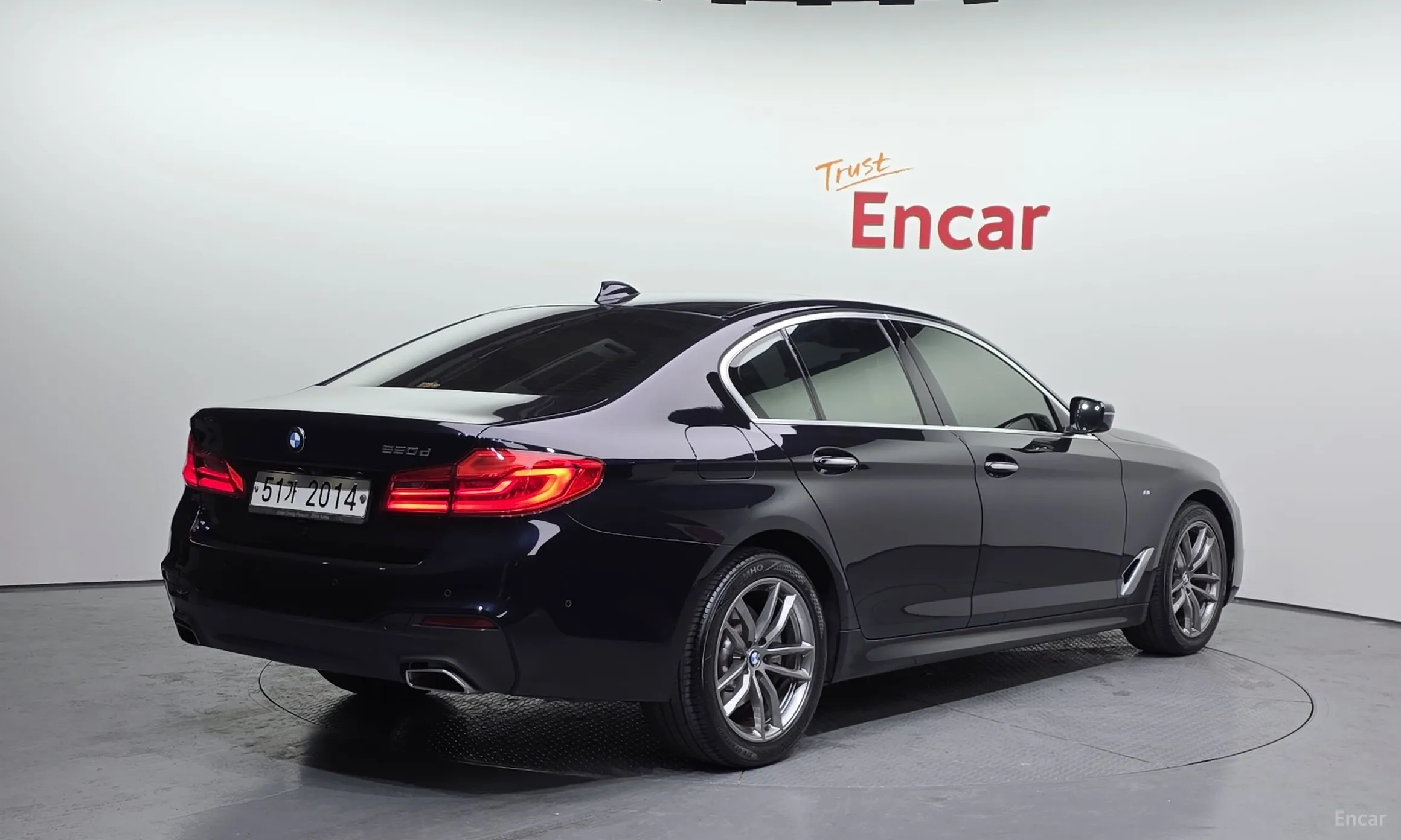 BMW 5 Series (G30) превью 2