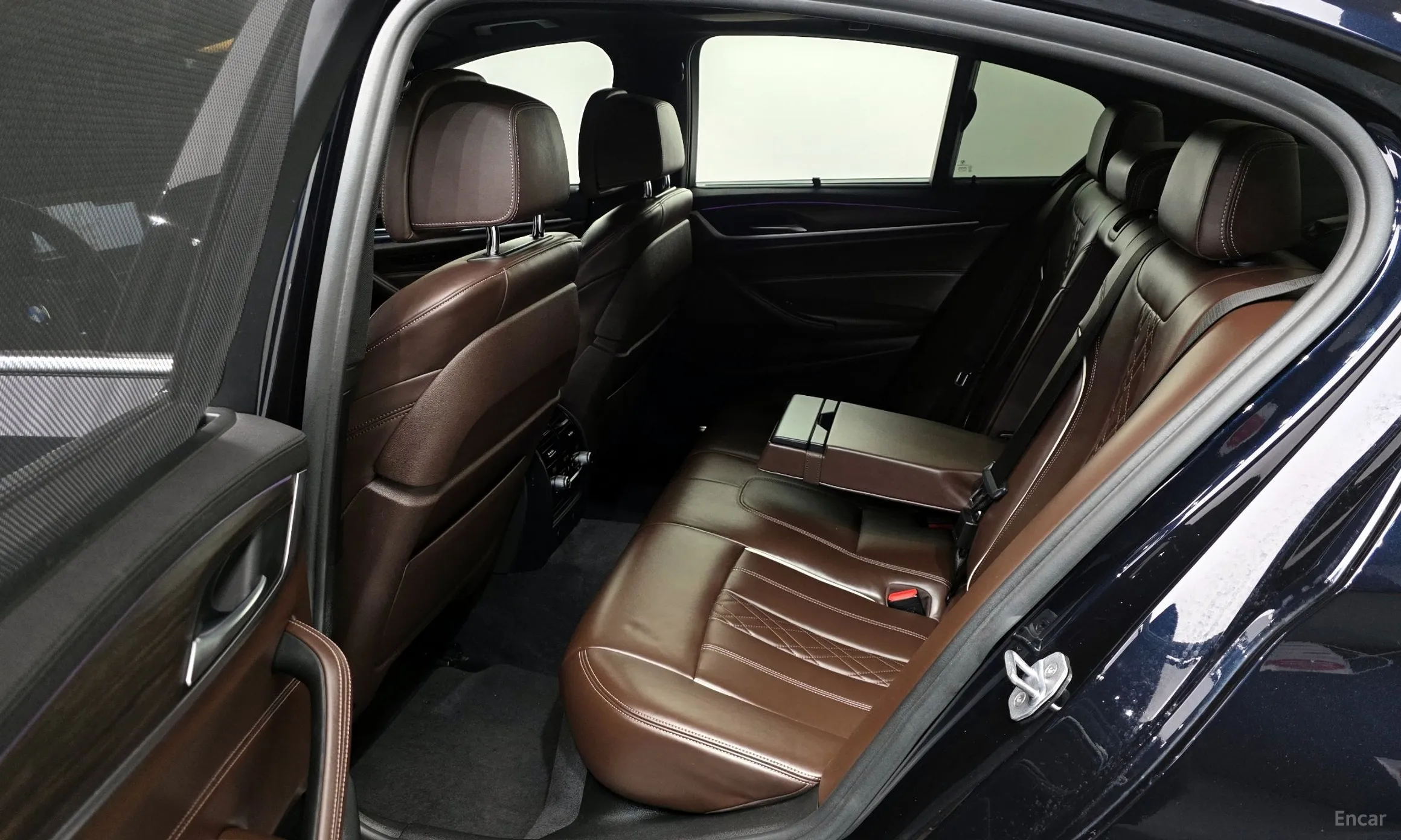 BMW 5 Series (G30) превью 20