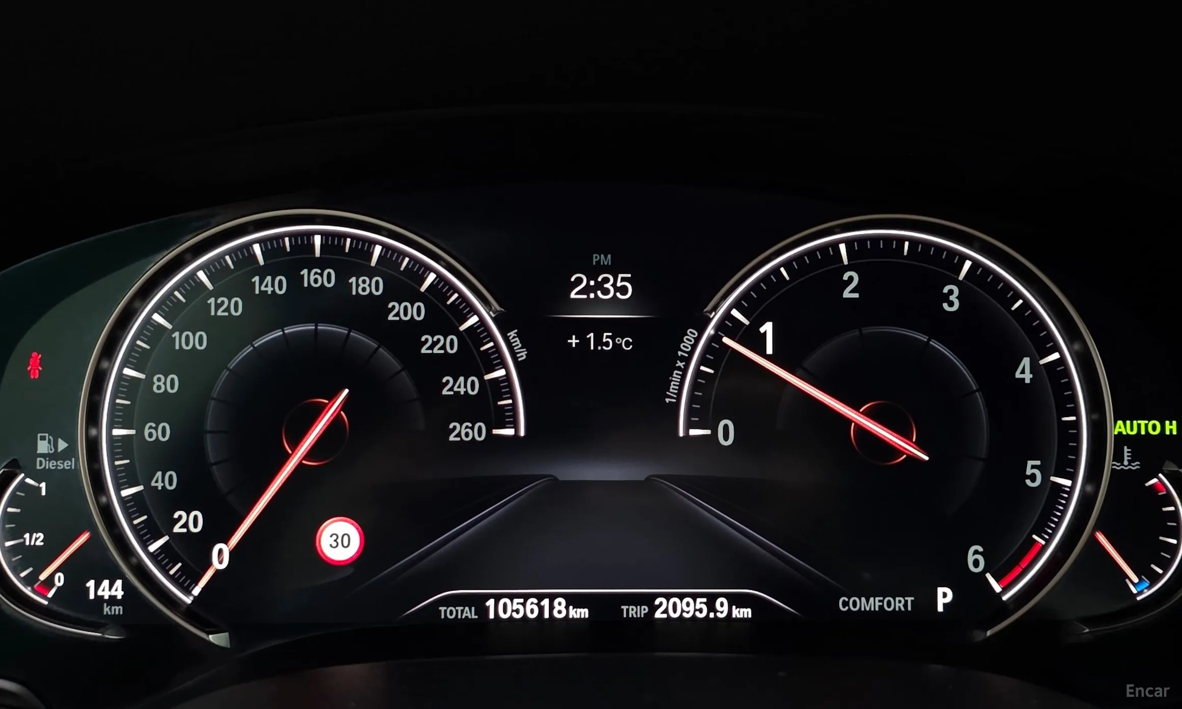 BMW 5 Series (G30) превью 8