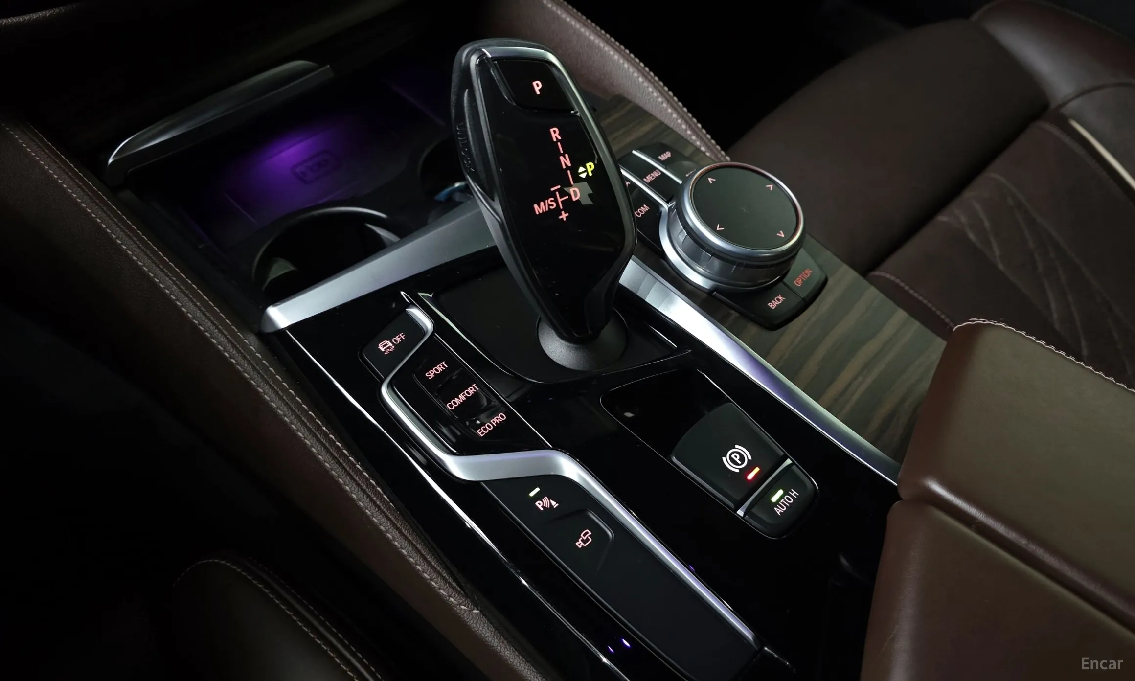 BMW 5 Series (G30) превью 9