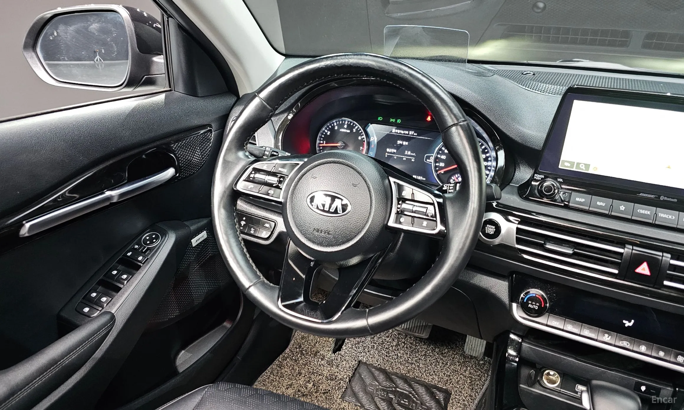 Kia Seltos превью 13