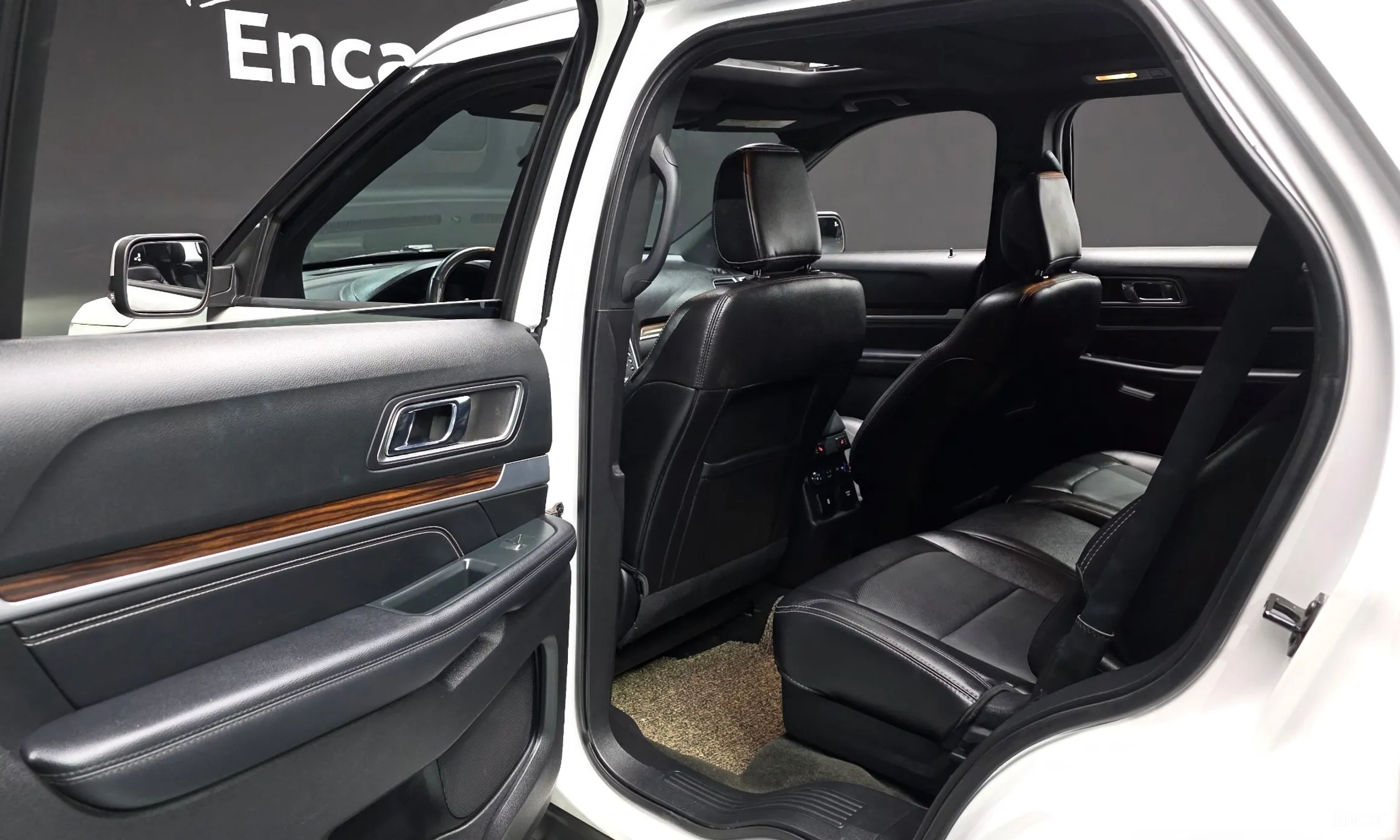 Ford Explorer превью 12