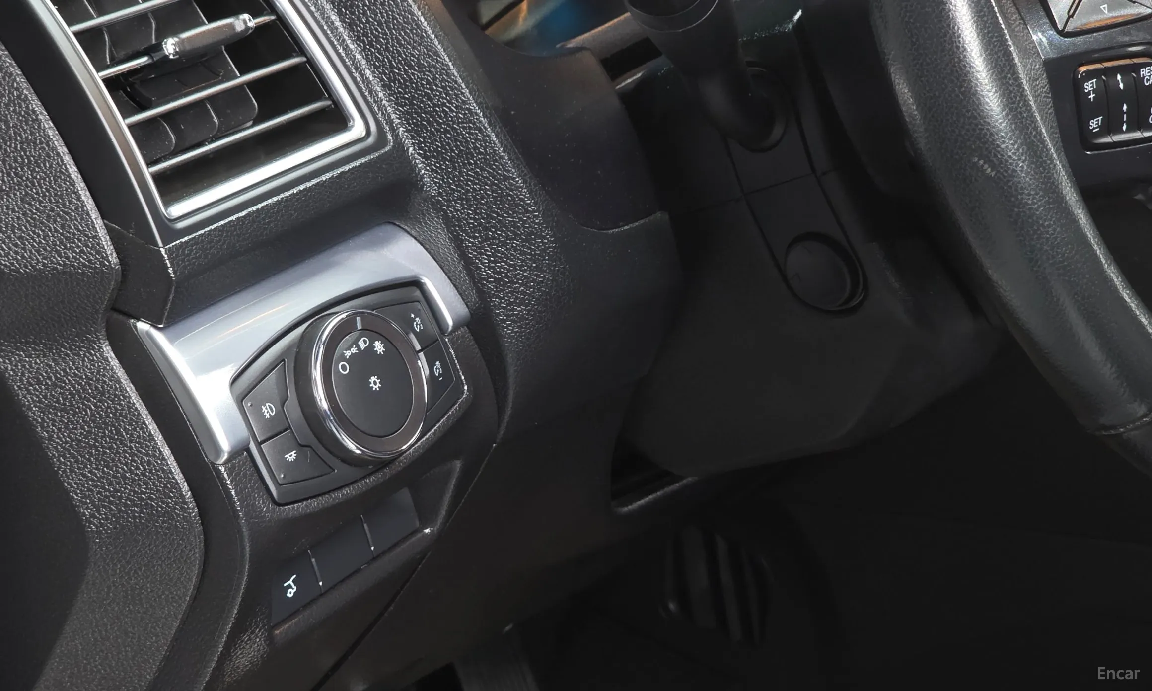 Ford Explorer превью 16