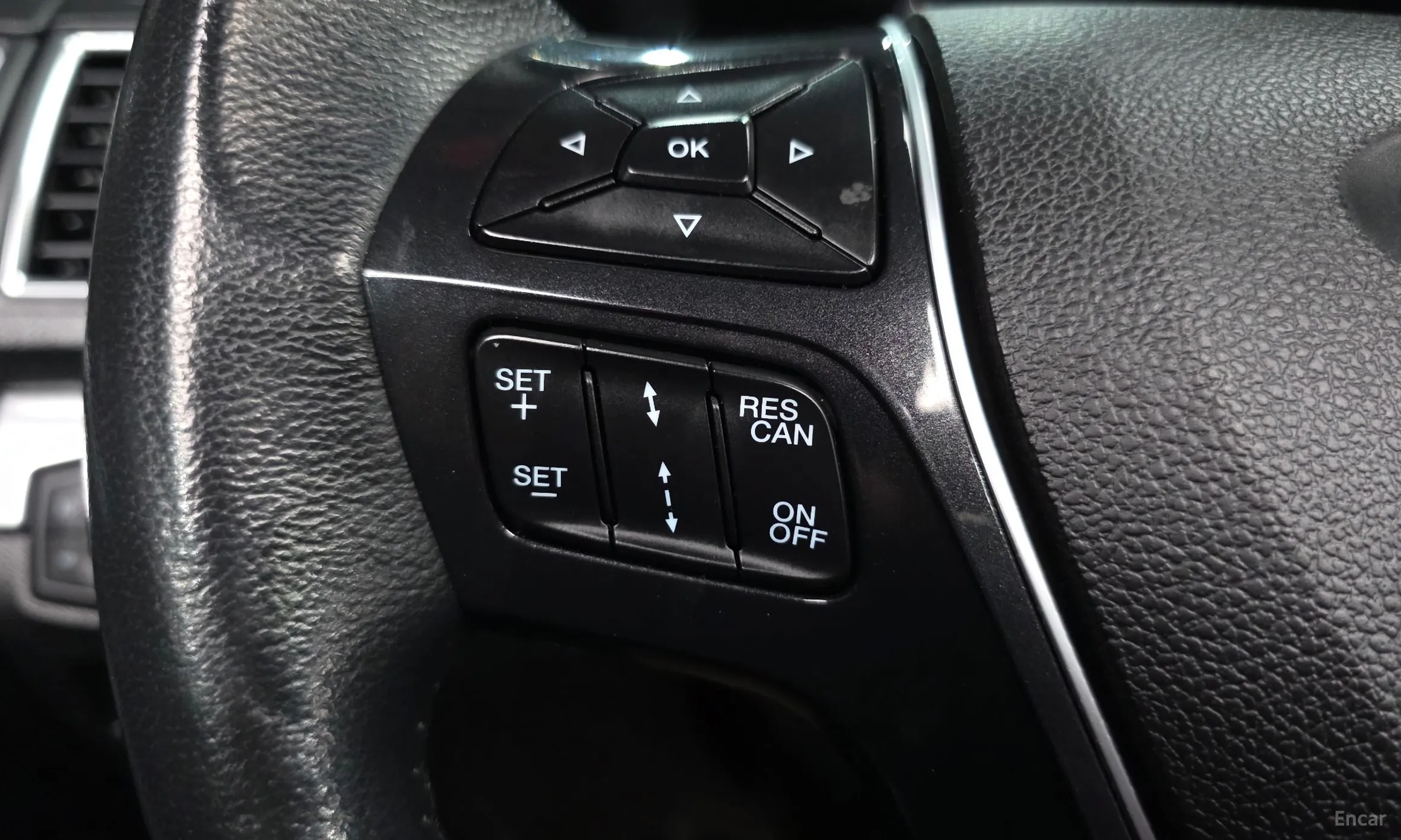 Ford Explorer превью 17