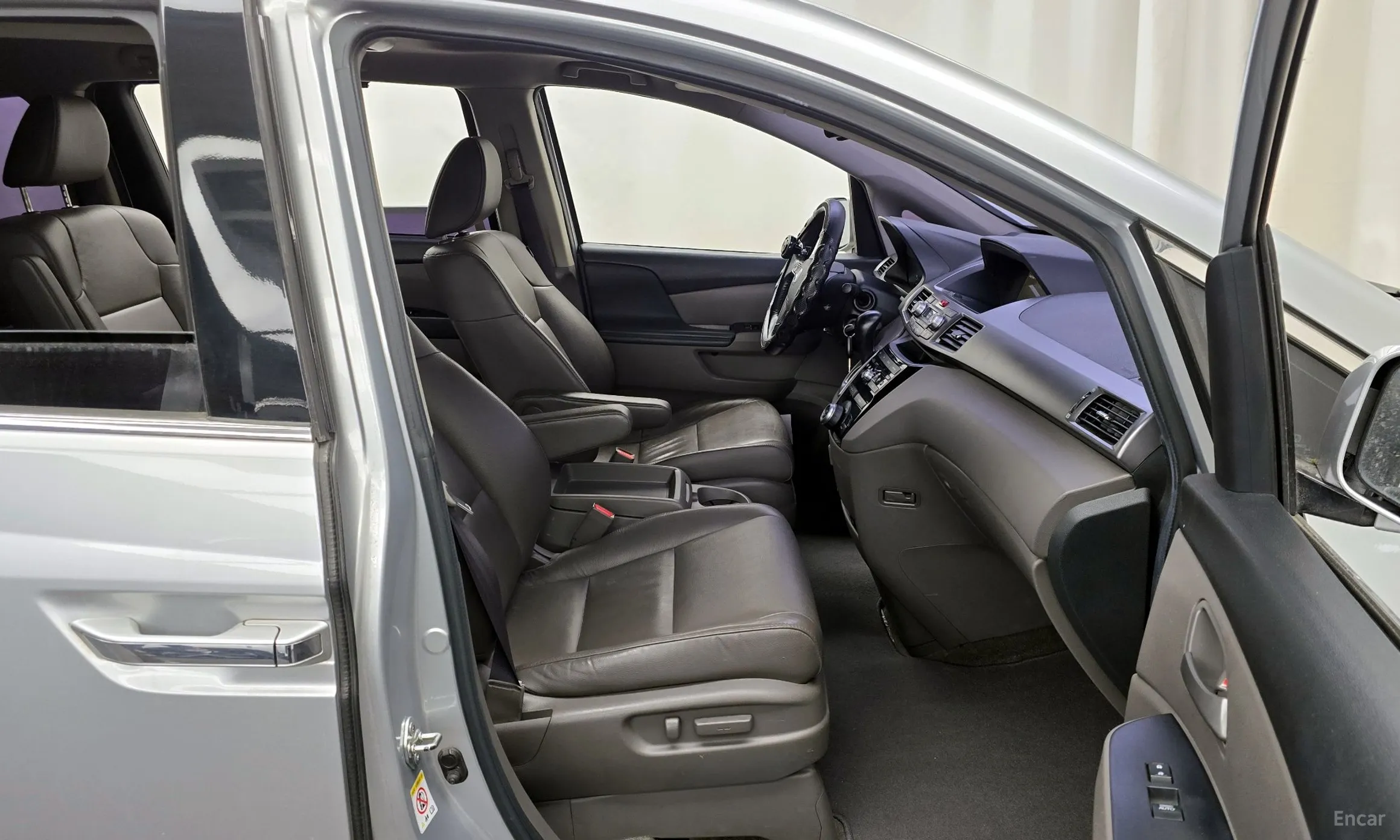 Honda Odyssey превью 11