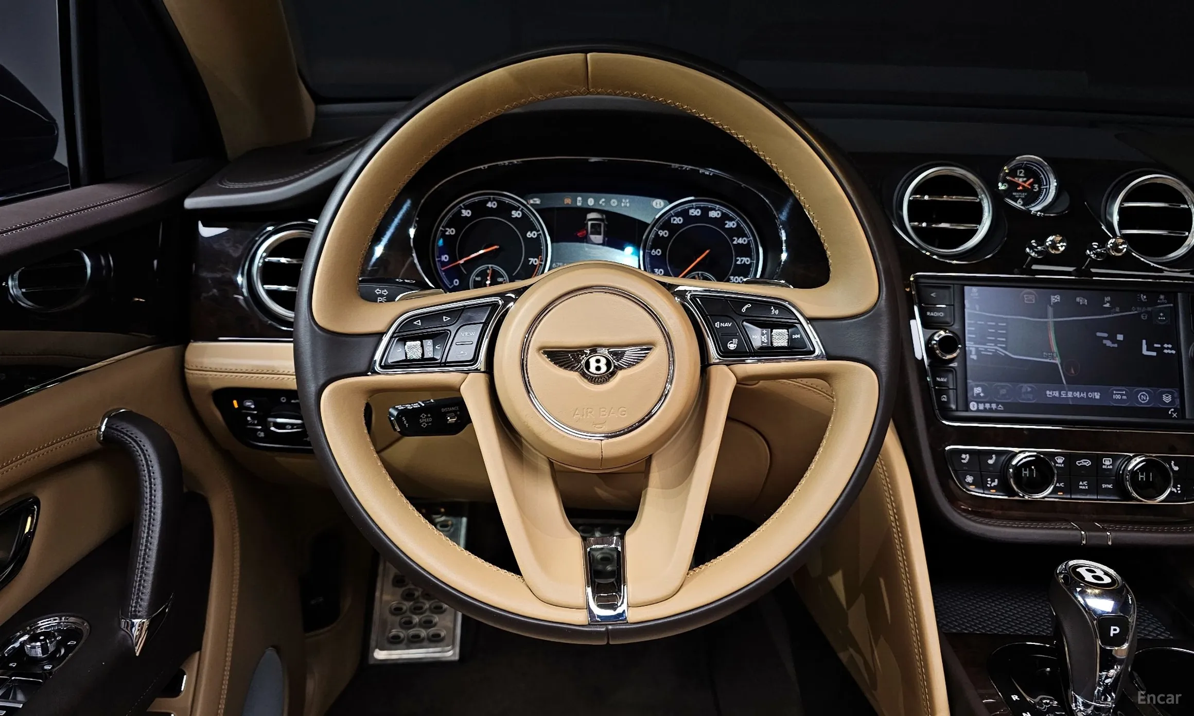 Bentley Bentayga превью 13
