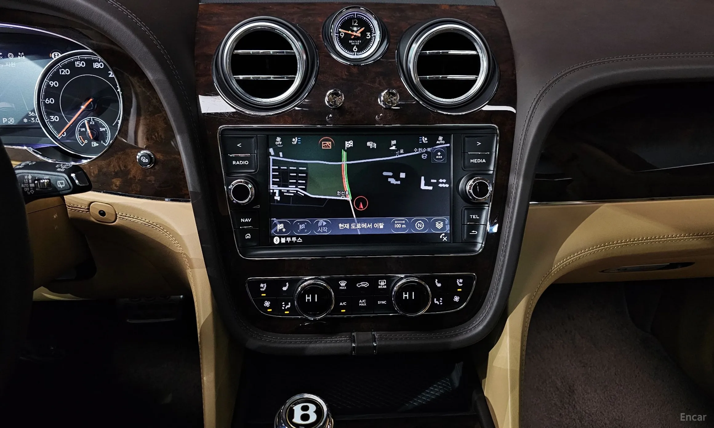 Bentley Bentayga превью 14
