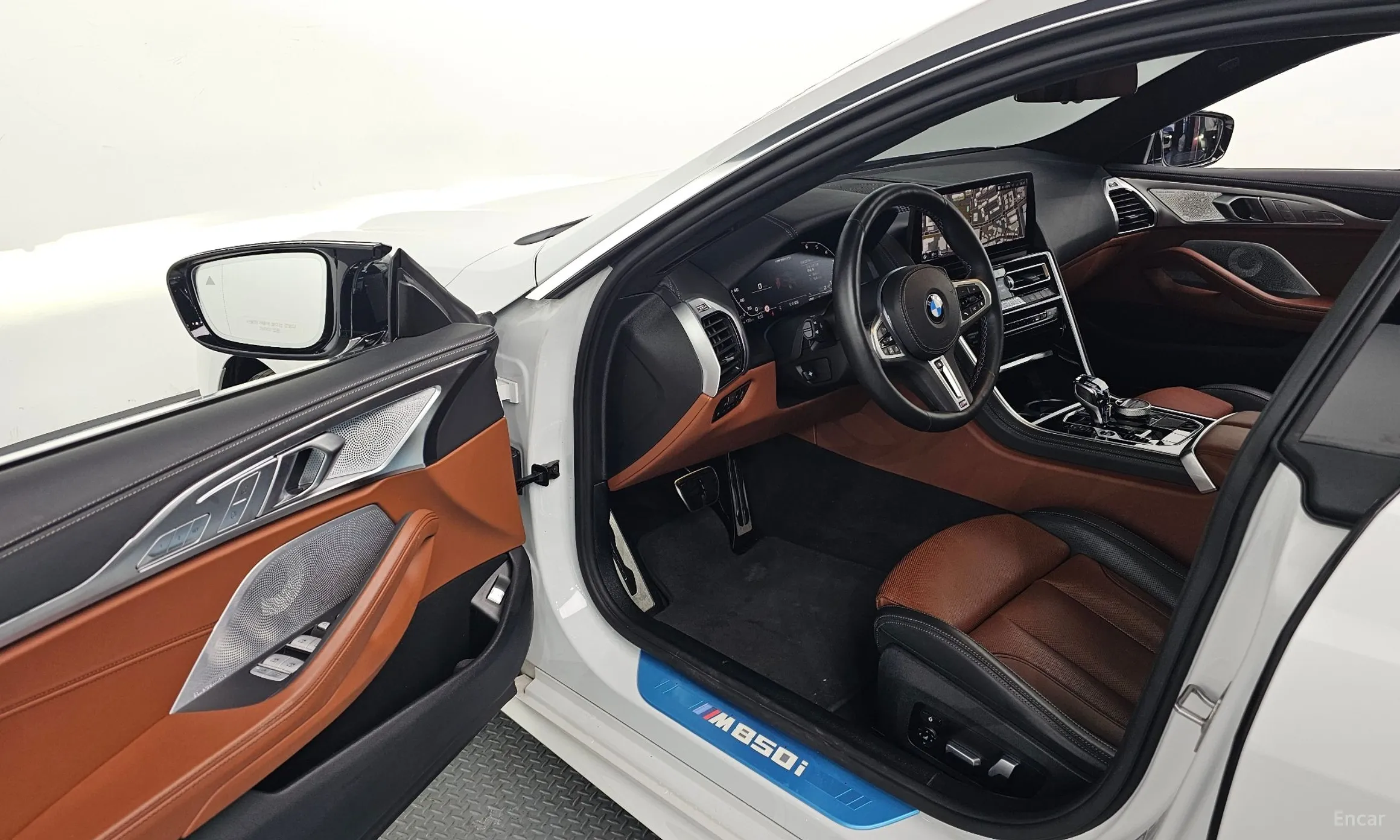 BMW 8-series (G15) превью 11