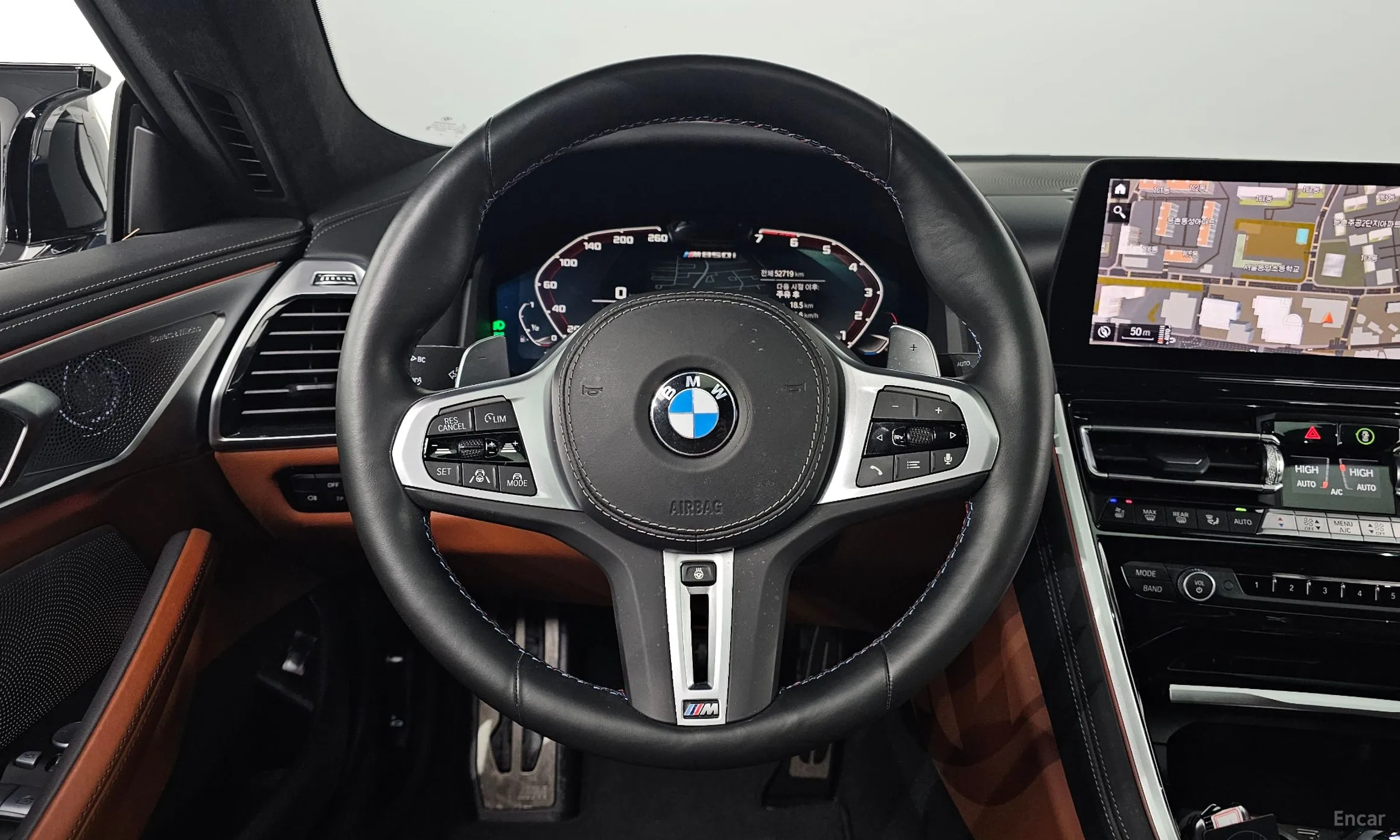 BMW 8-series (G15) превью 13