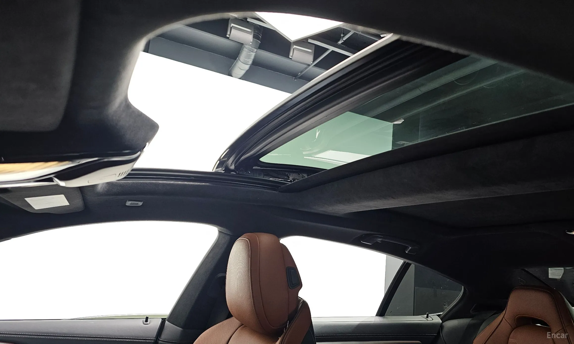 BMW 8-series (G15) превью 19