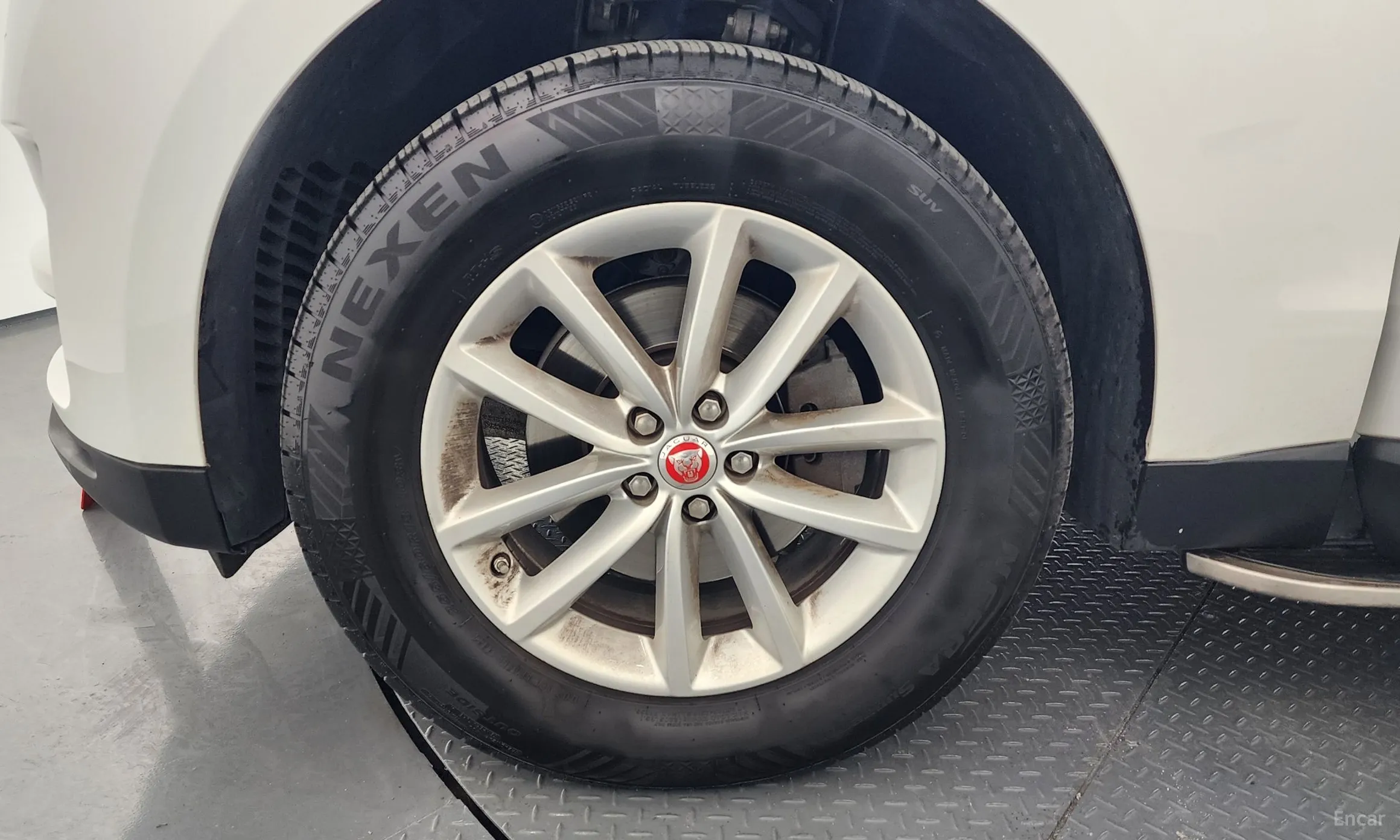 Jaguar F-PACE превью 5