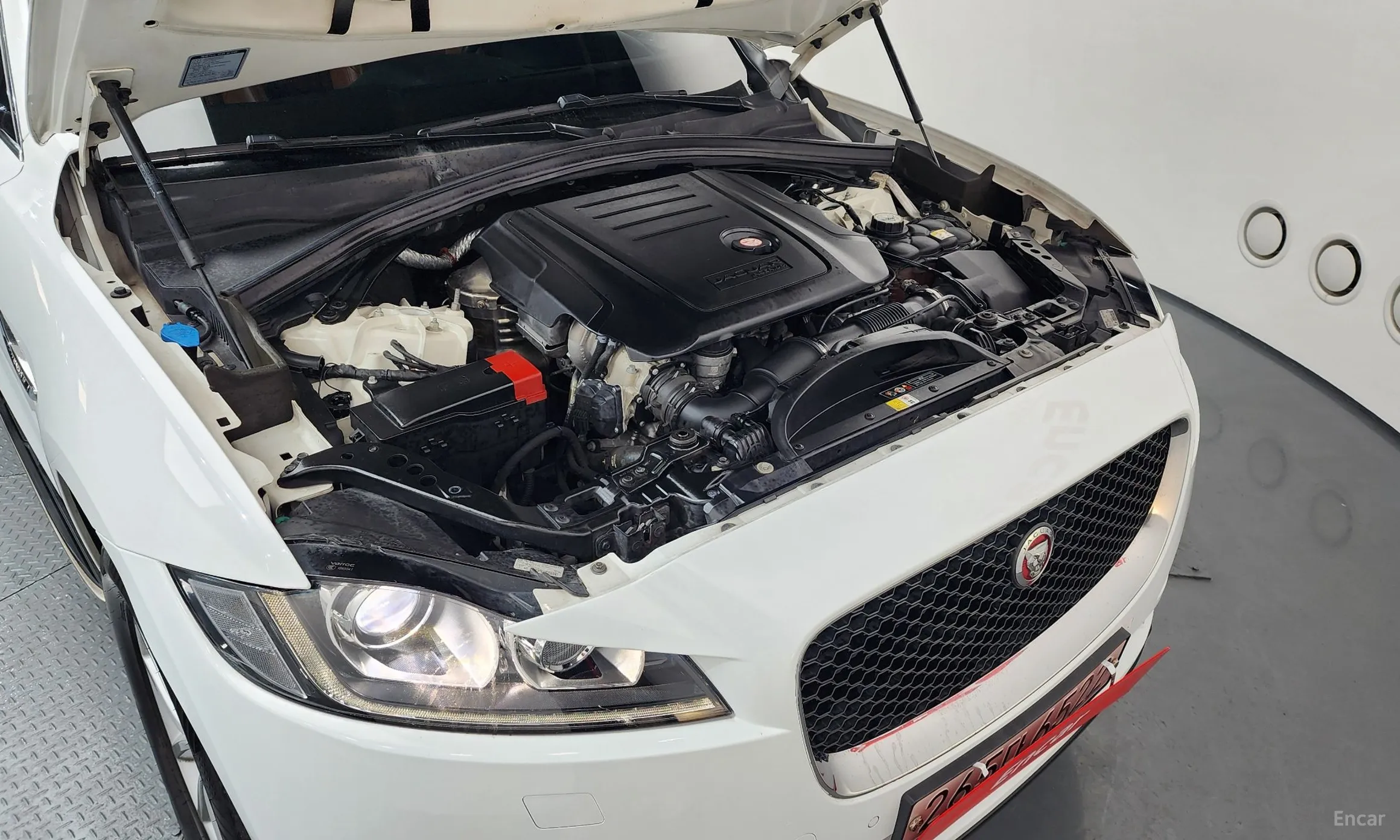 Jaguar F-PACE превью 6