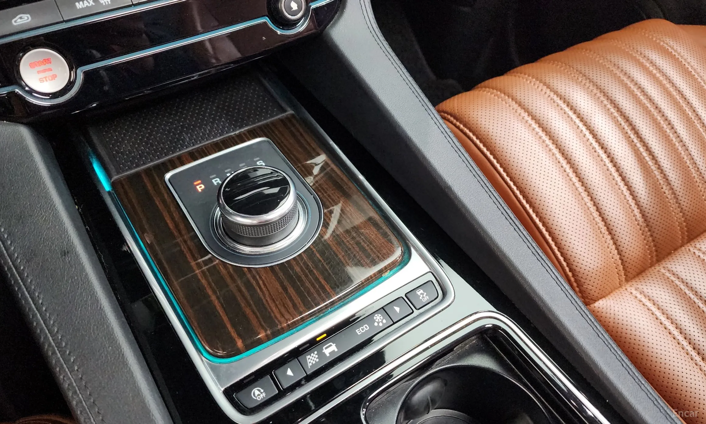 Jaguar F-PACE превью 9