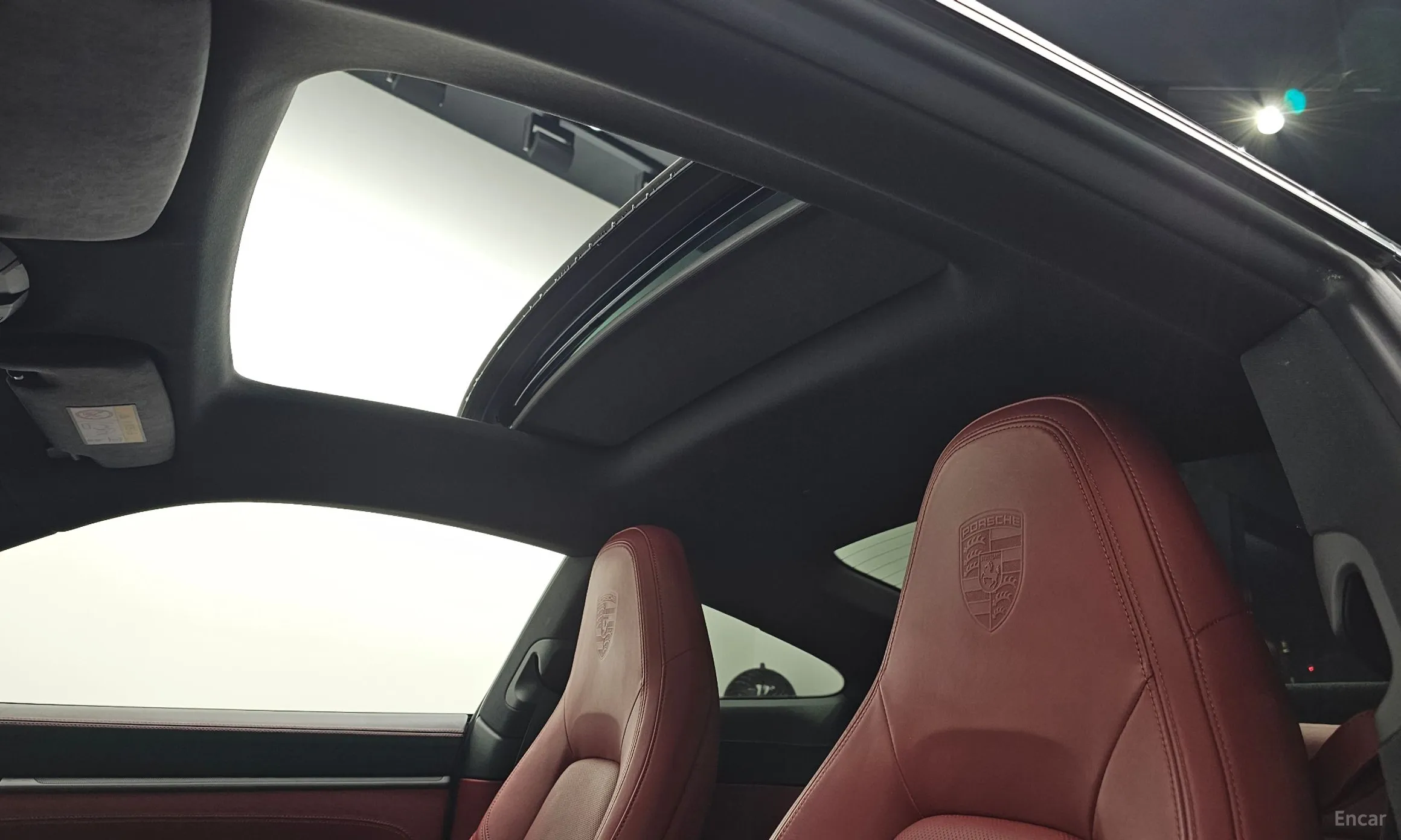 Porsche 911 (992) превью 17