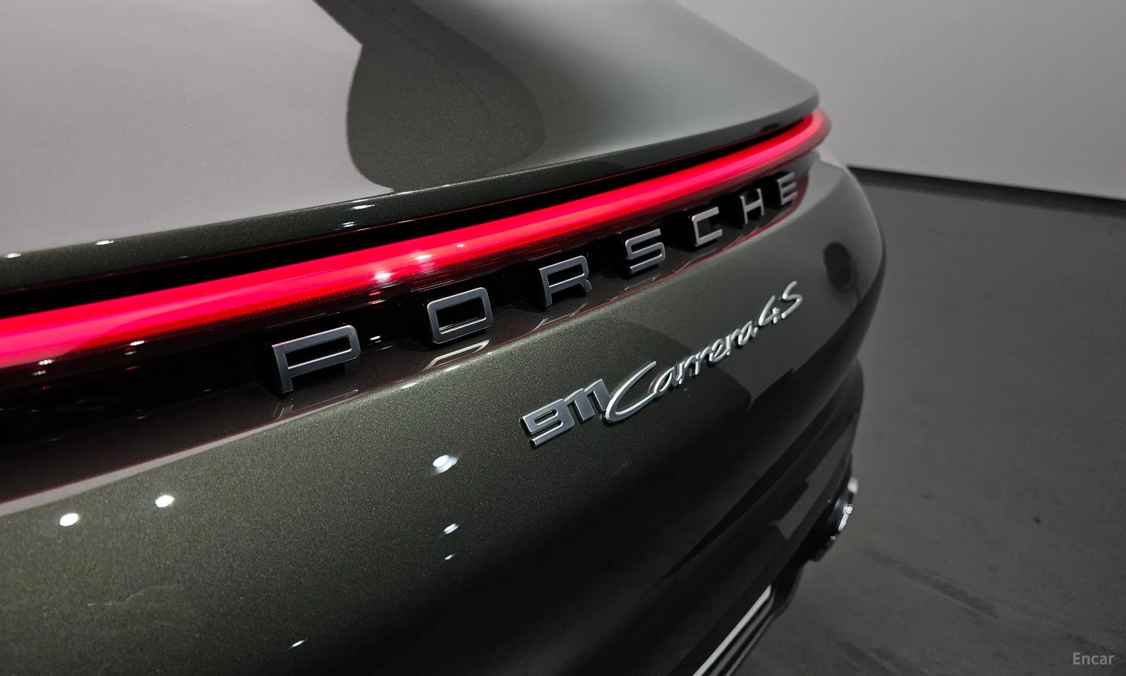 Porsche 911 (992) превью 19